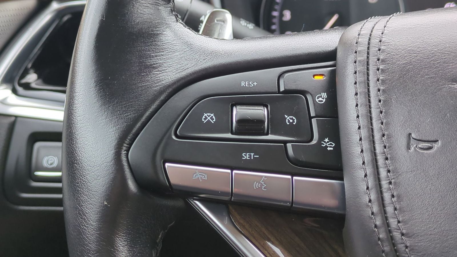 Thumbnail: 2021 Cadillac XT6 - 27