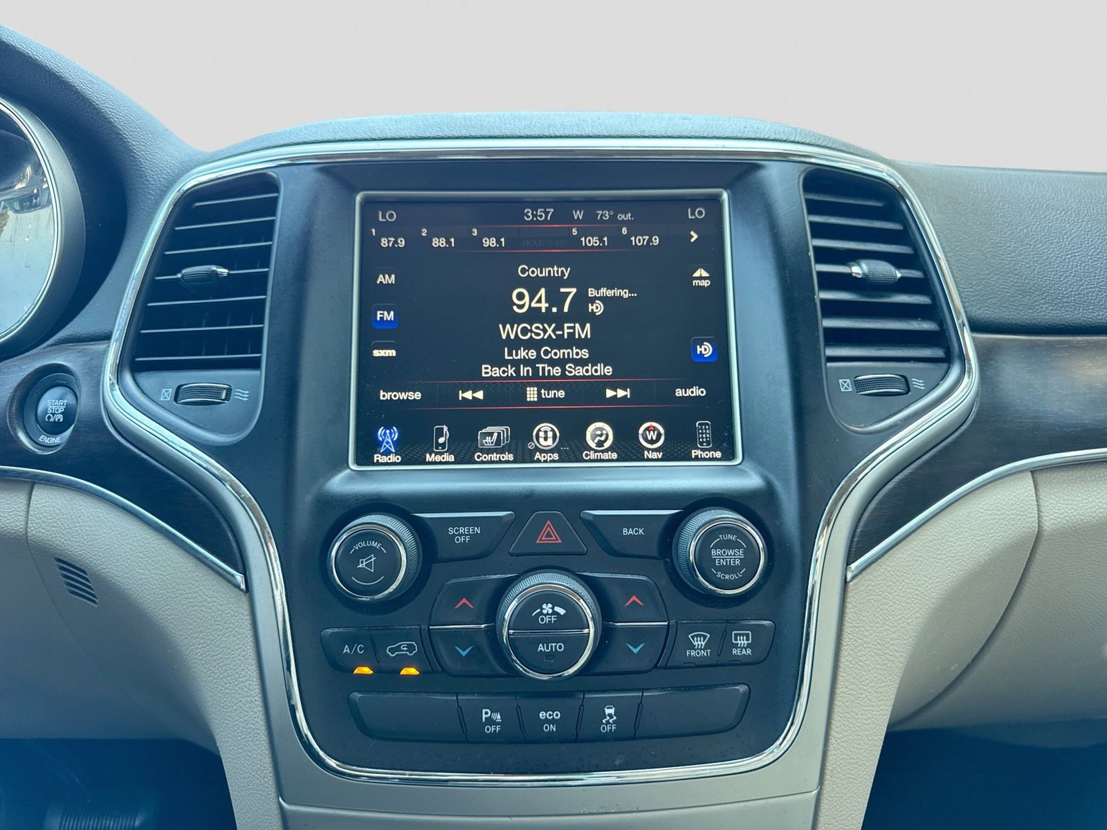 Thumbnail: 2015 Jeep Grand Cherokee - 28