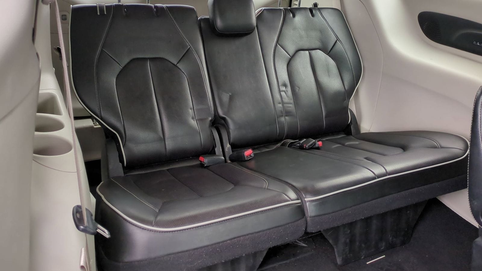 2022 Chrysler Pacifica Limited 23