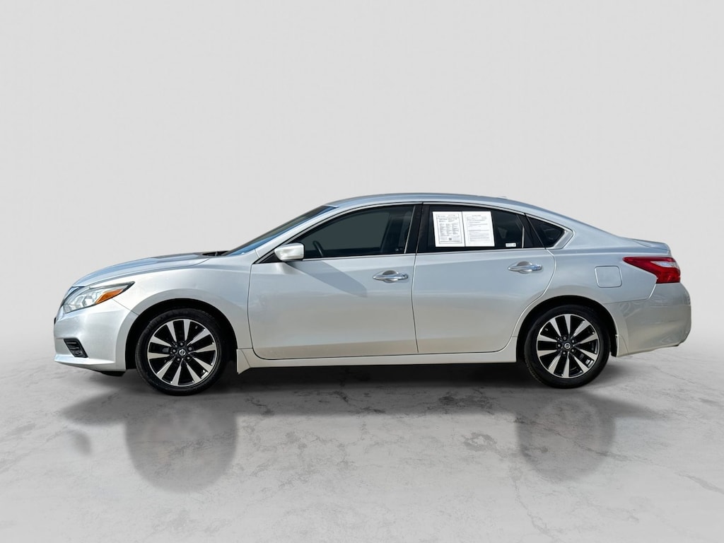 Used 2016 Nissan Altima 2.5 SV Sedan