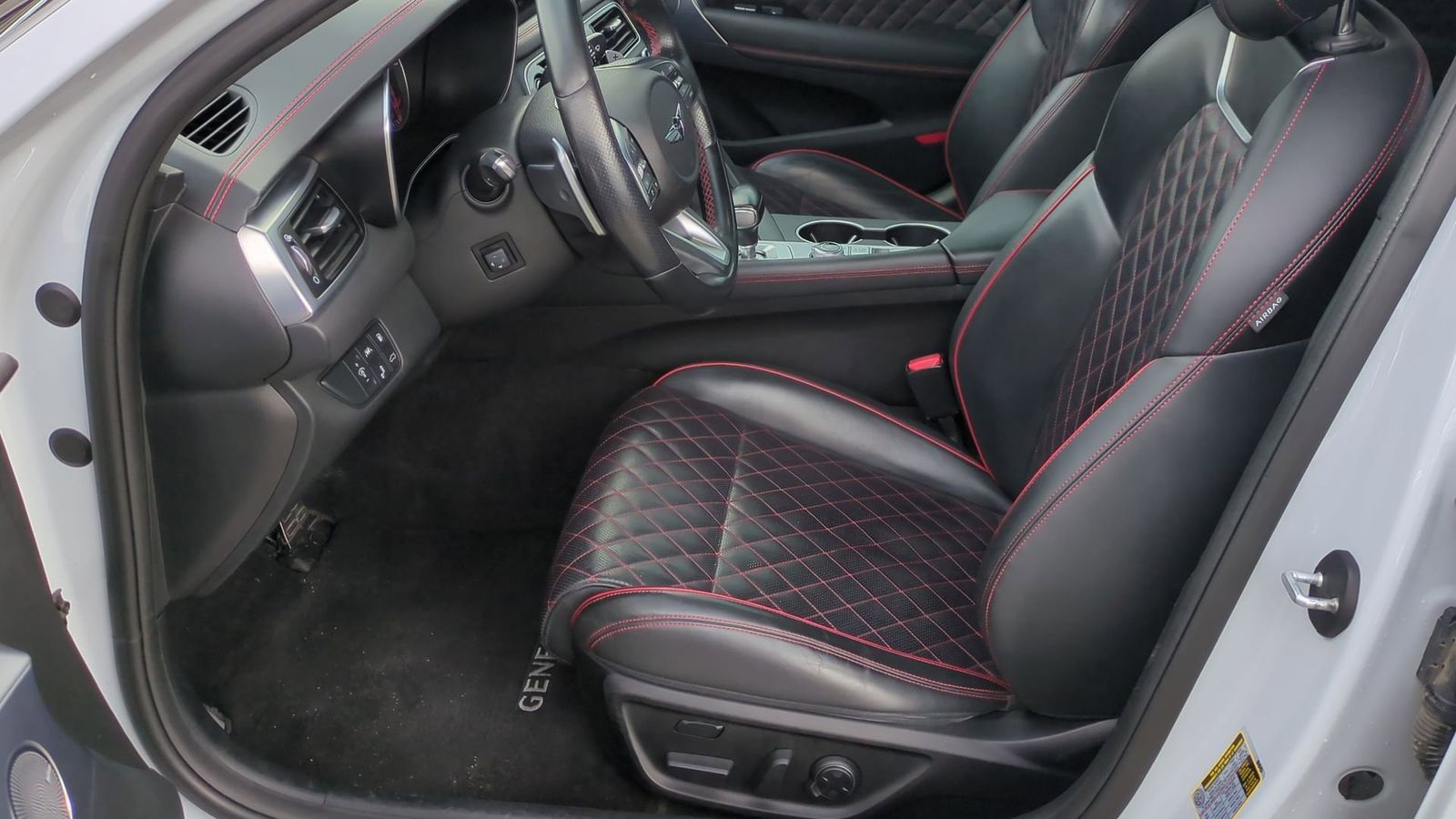 Thumbnail: 2019 Genesis G70 - 16