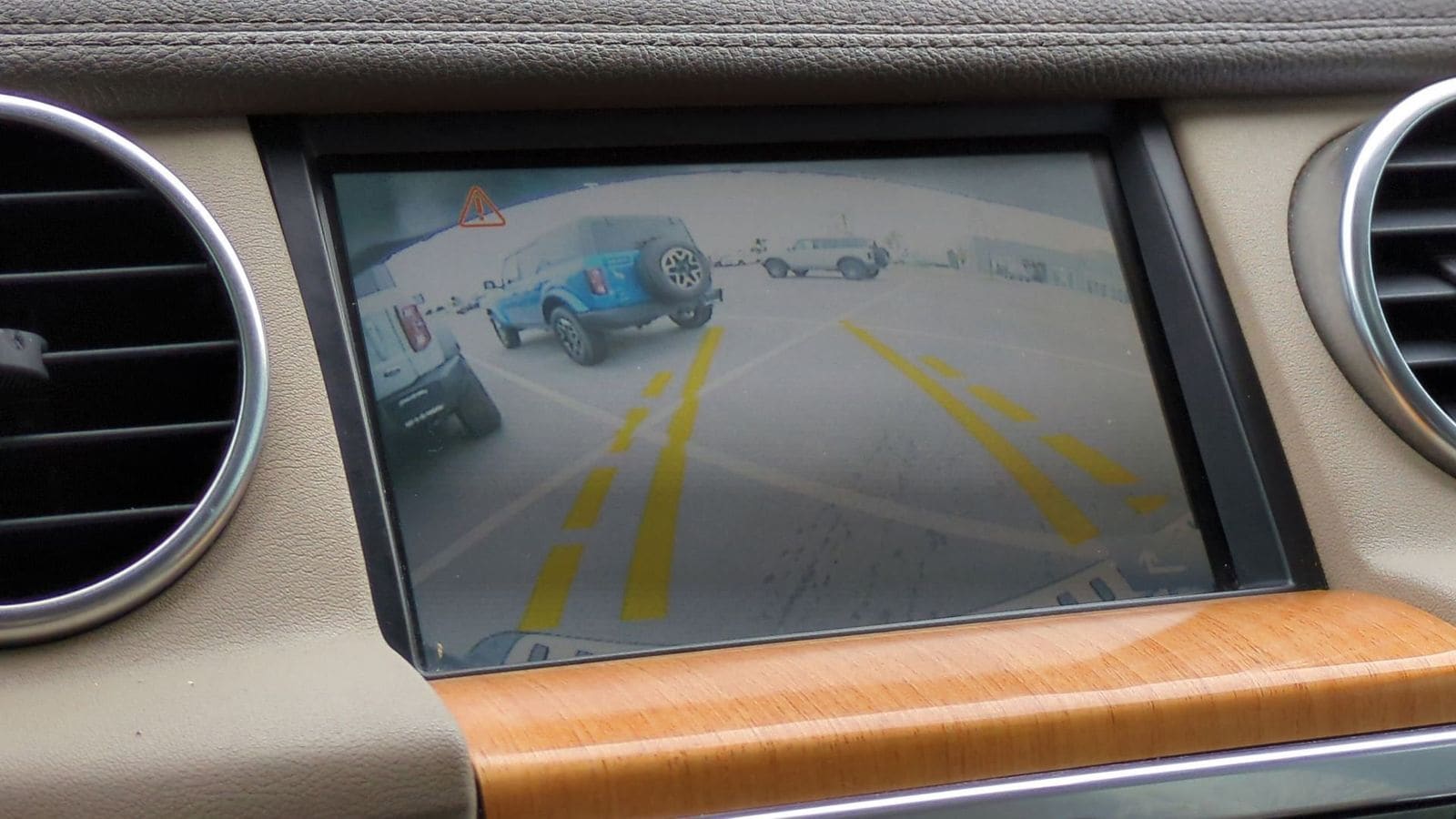 Thumbnail: 2011 Land Rover LR4 - 30
