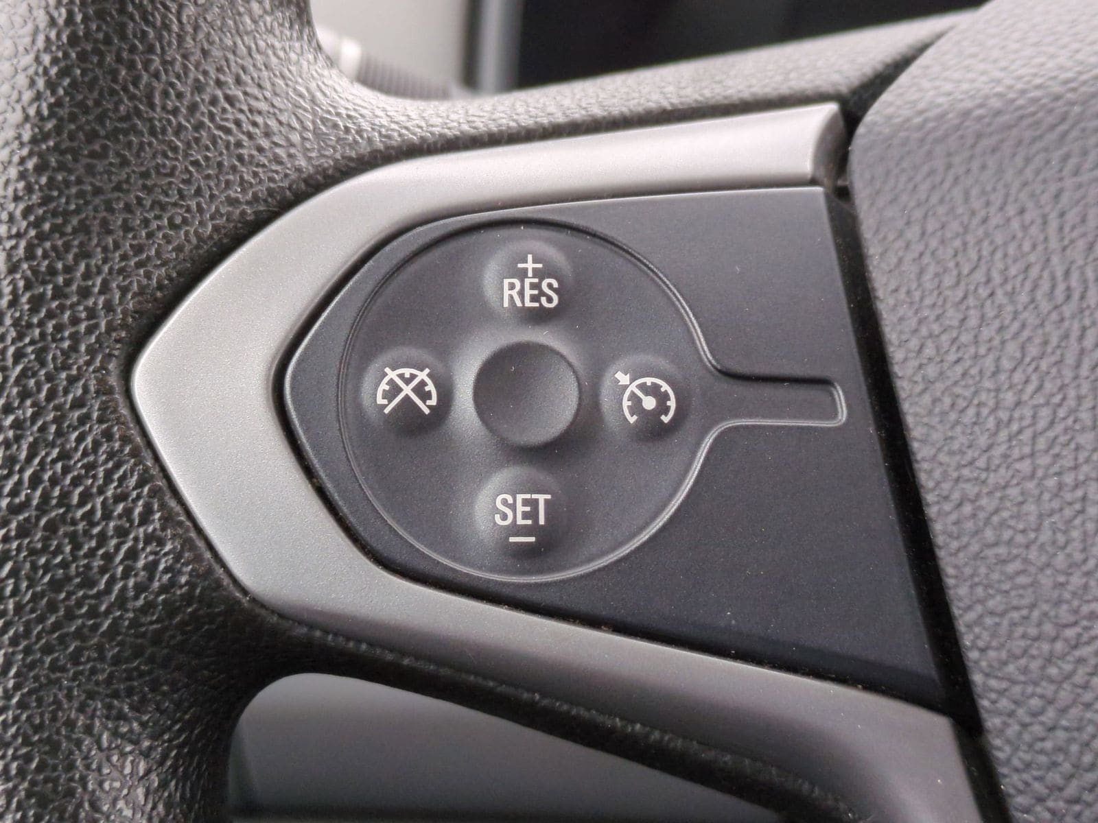 Thumbnail: 2019 Chevrolet Colorado - 28