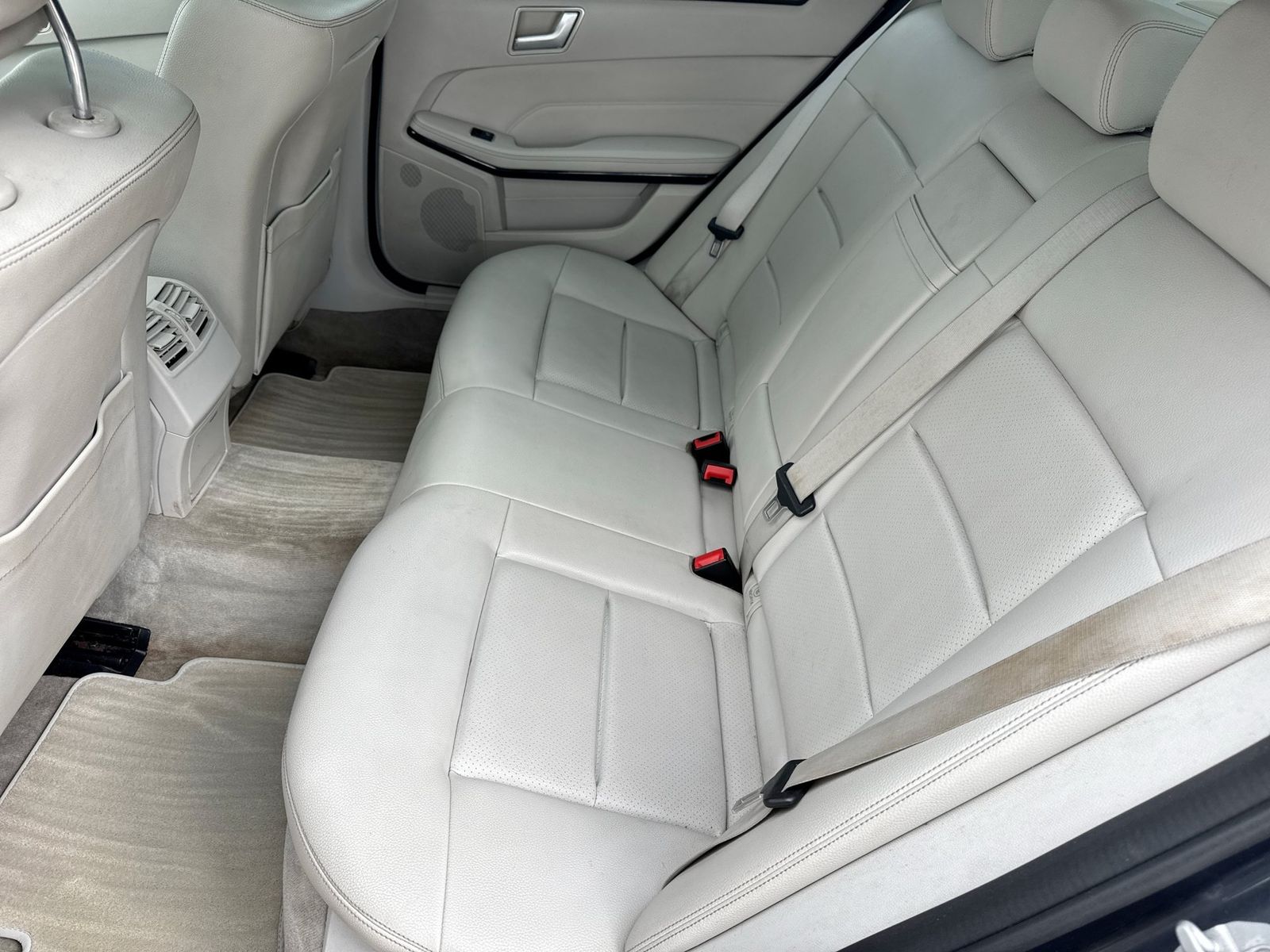 Thumbnail: 2014 Mercedes-Benz E-Class - 21