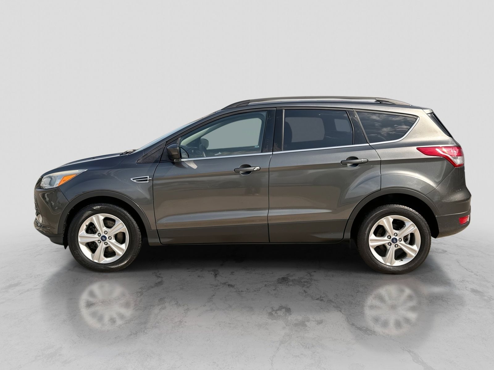 Thumbnail: 2015 Ford Escape - 3