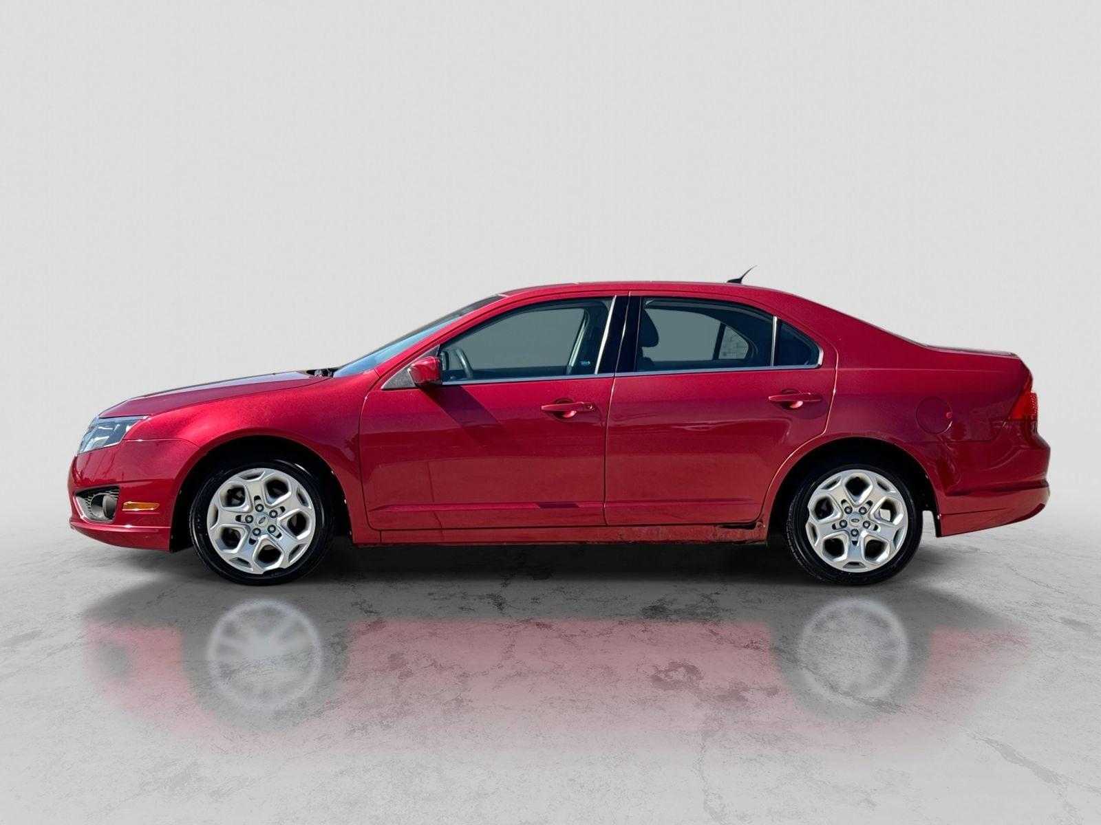 Thumbnail: 2010 Ford Fusion - 3
