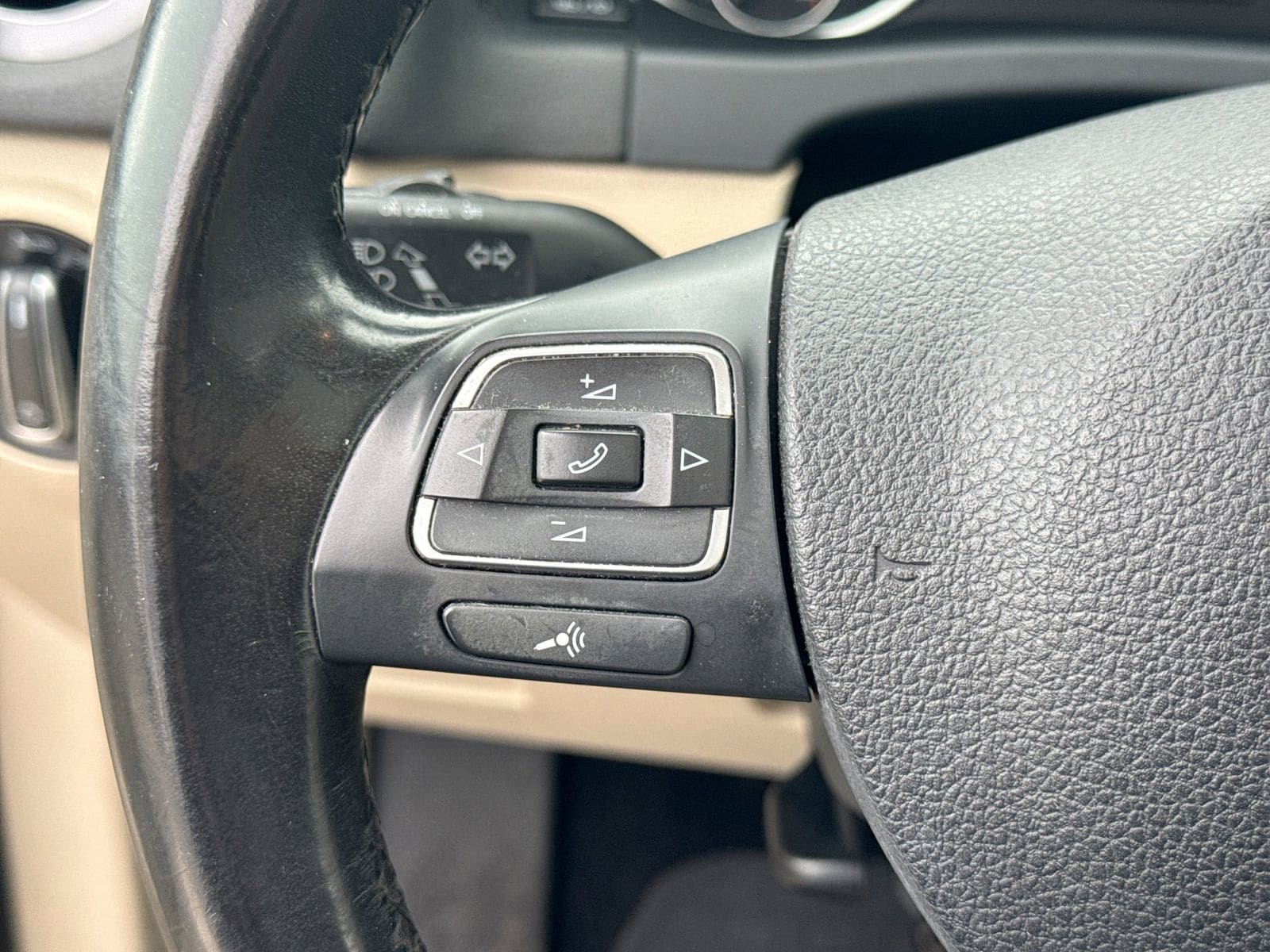 Thumbnail: 2013 Volkswagen Tiguan - 27