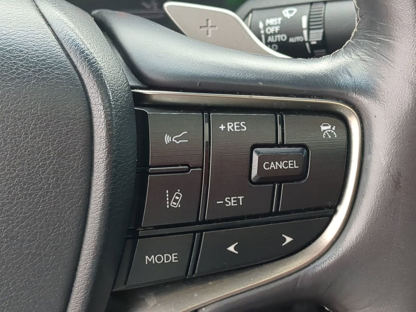 Thumbnail: 2021 Lexus ES - 29