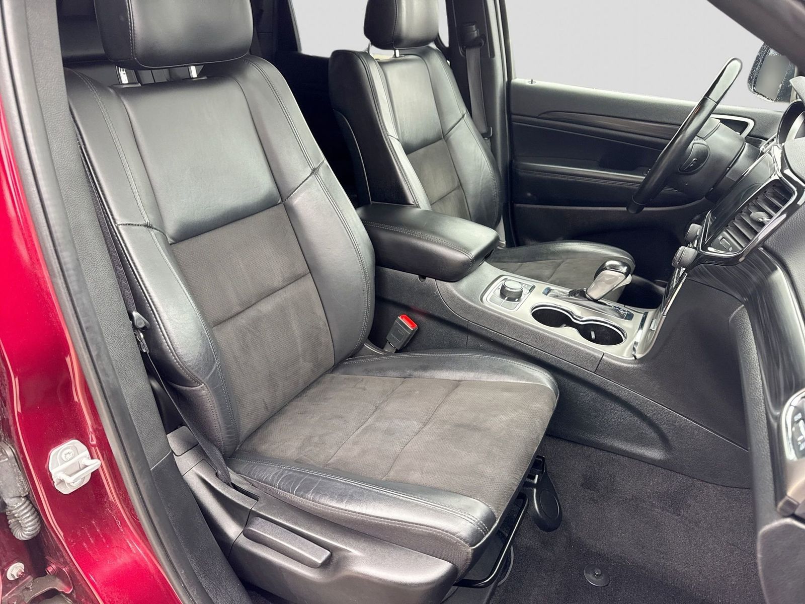 Thumbnail: 2022 Jeep Grand Cherokee - 24