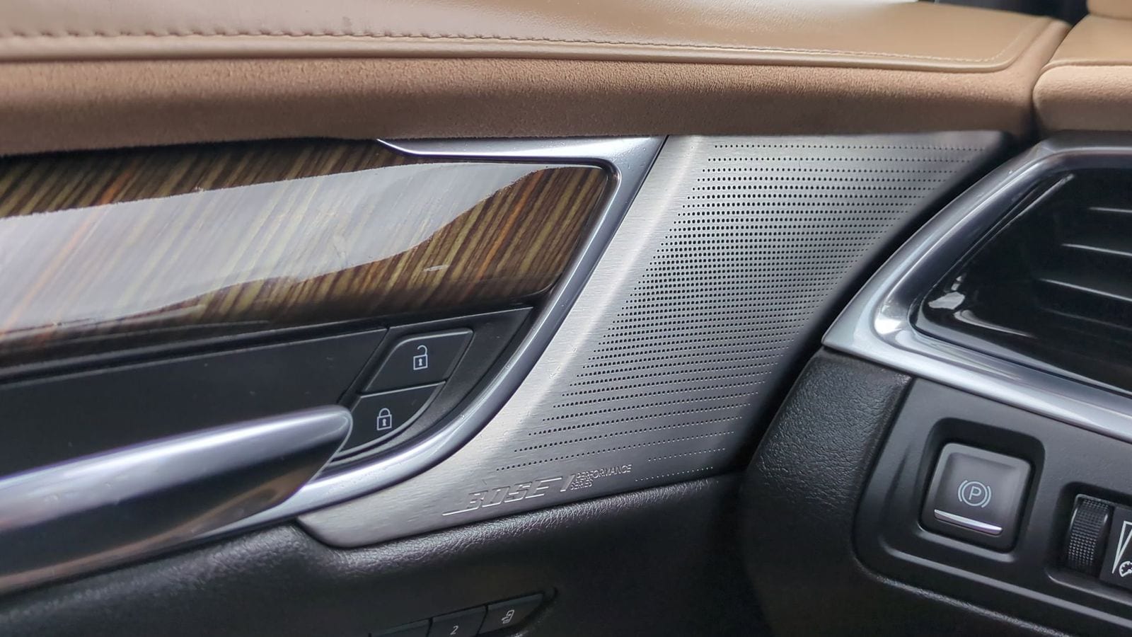 Thumbnail: 2021 Cadillac XT6 - 36