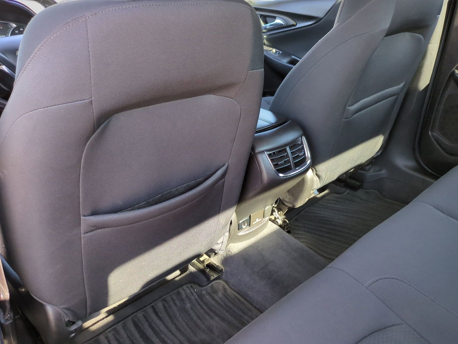 Thumbnail: 2018 Chevrolet Malibu - 23