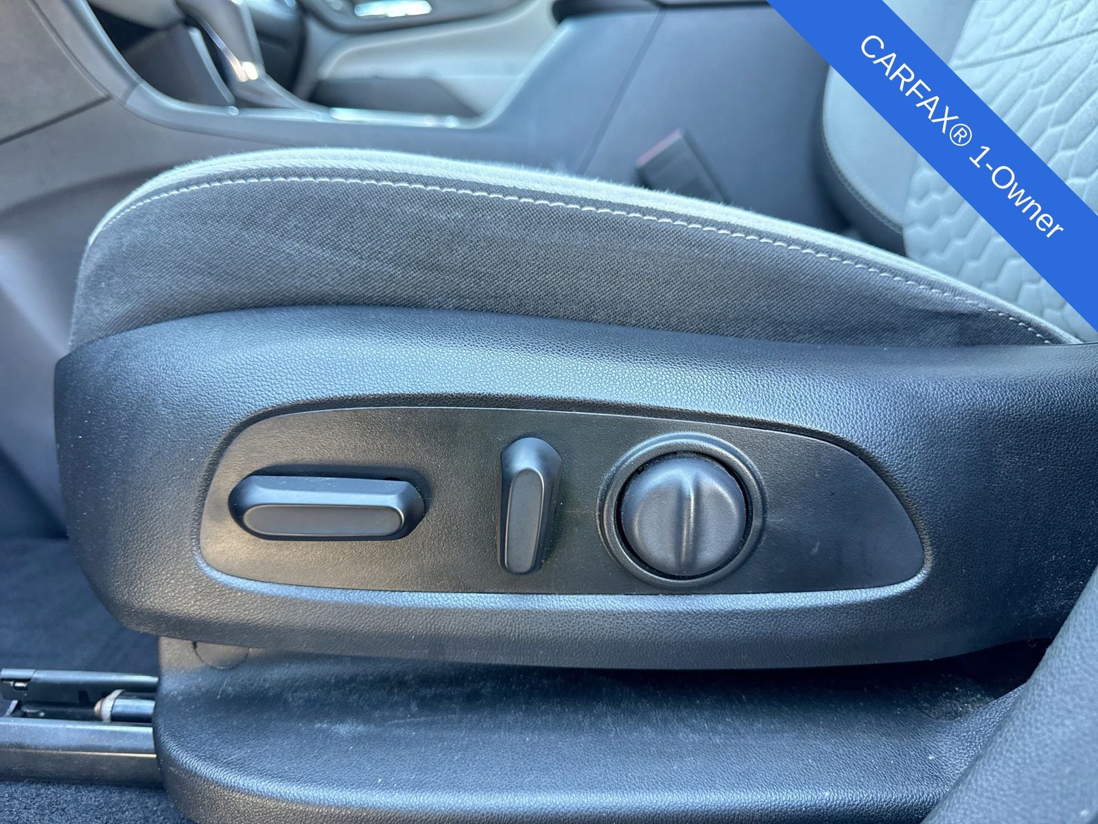 Thumbnail: 2020 Chevrolet Equinox - 3