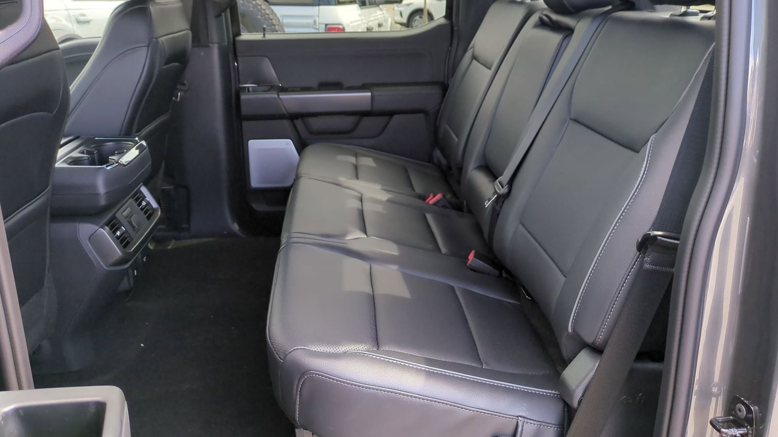 2025 Ford F-150 Lariat 19