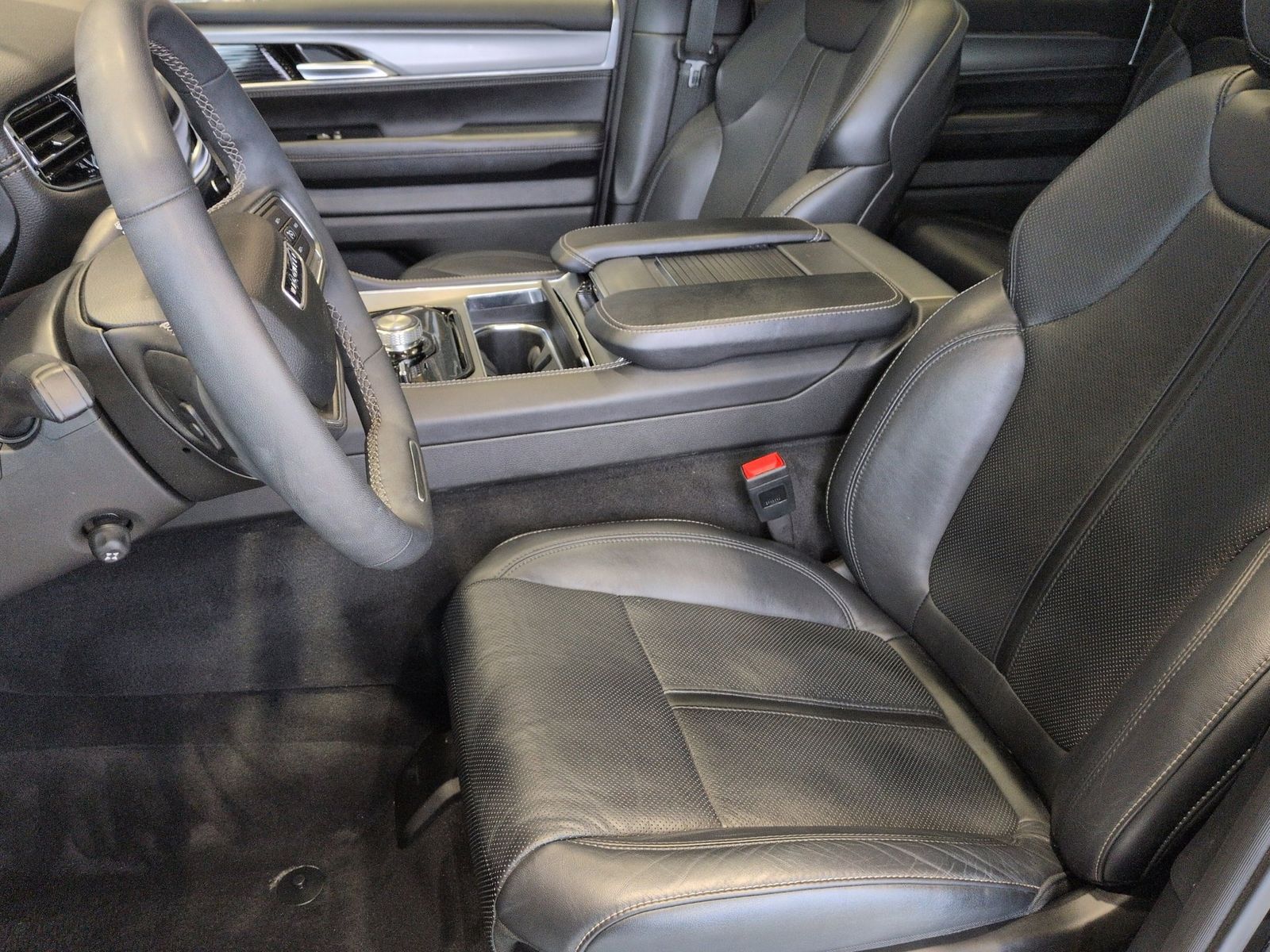 Thumbnail: 2024 Jeep Wagoneer - 19