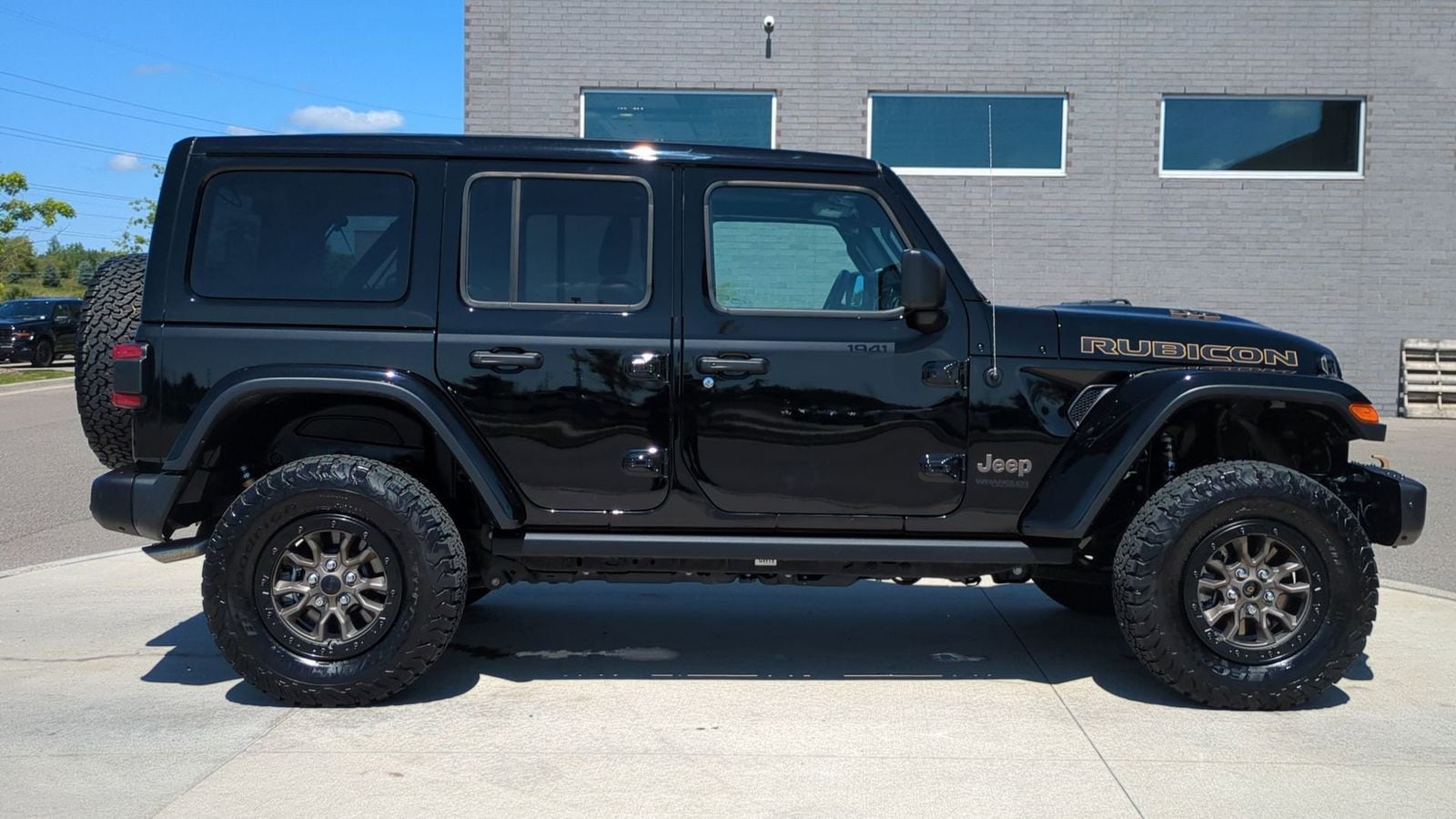 Thumbnail: 2021 Jeep Wrangler - 8
