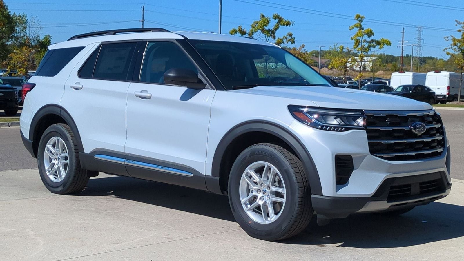 Thumbnail: 2025 Ford Explorer - 8