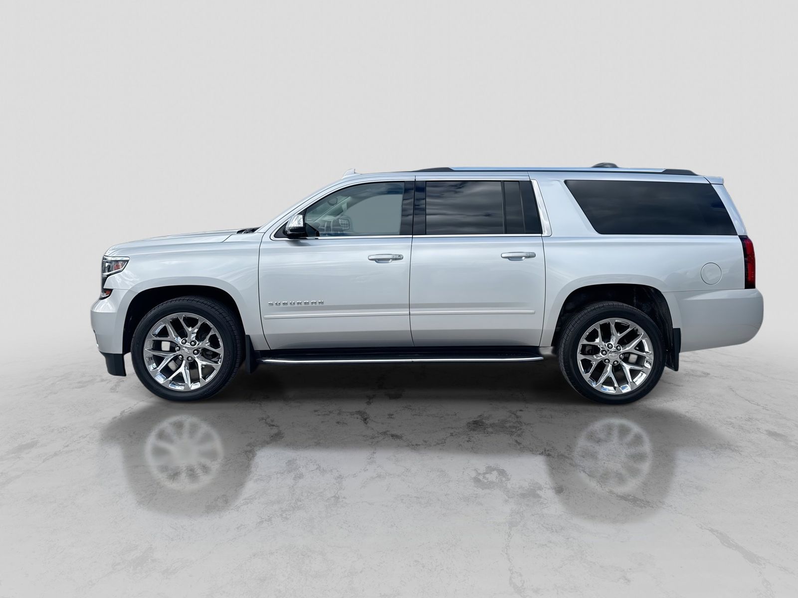 Thumbnail: 2020 Chevrolet Suburban - 3