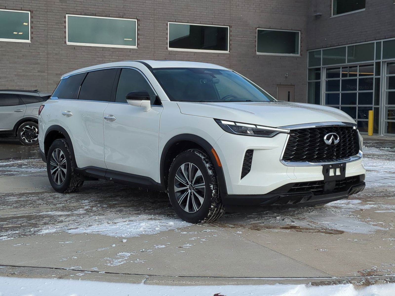 Thumbnail: 2023 INFINITI QX60 - 9