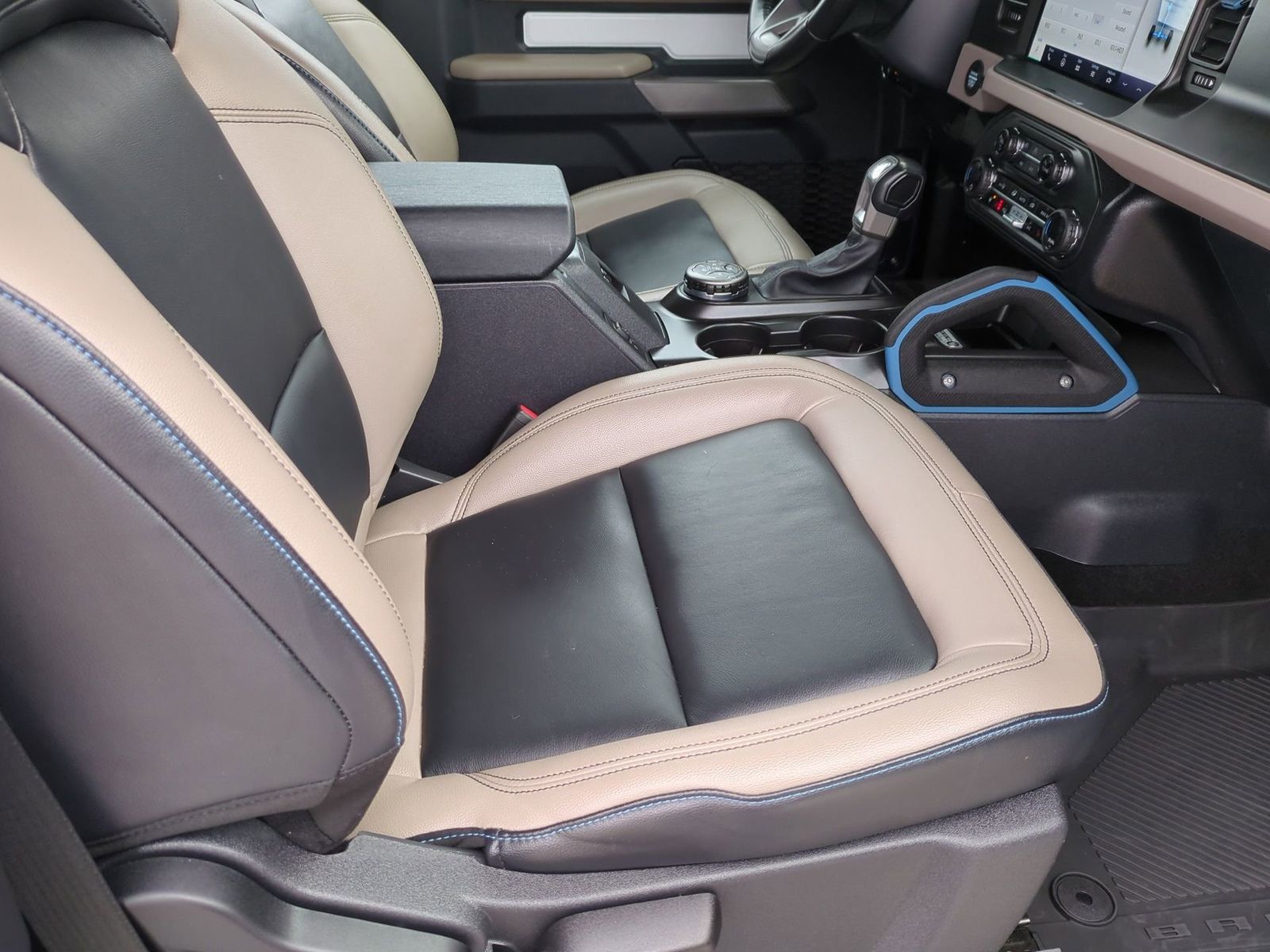 Thumbnail: 2023 Ford Bronco - 25