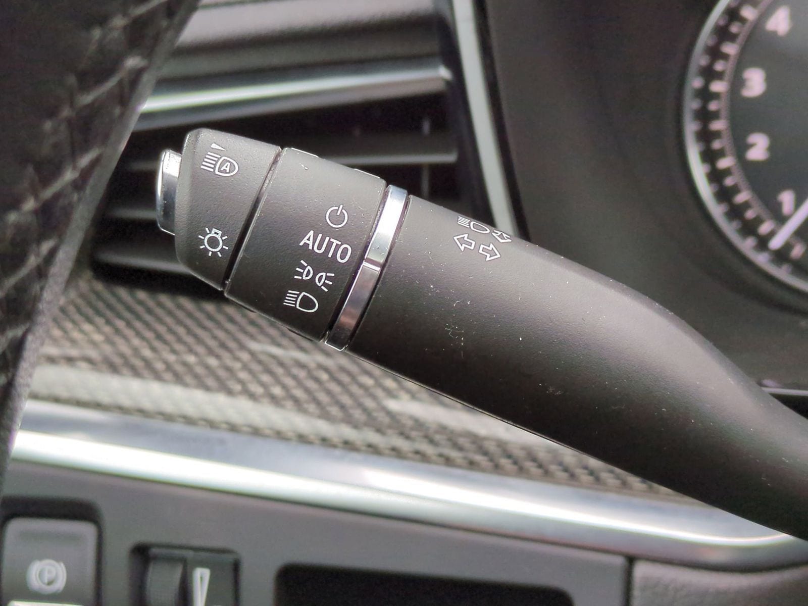 Thumbnail: 2021 Cadillac XT5 - 29