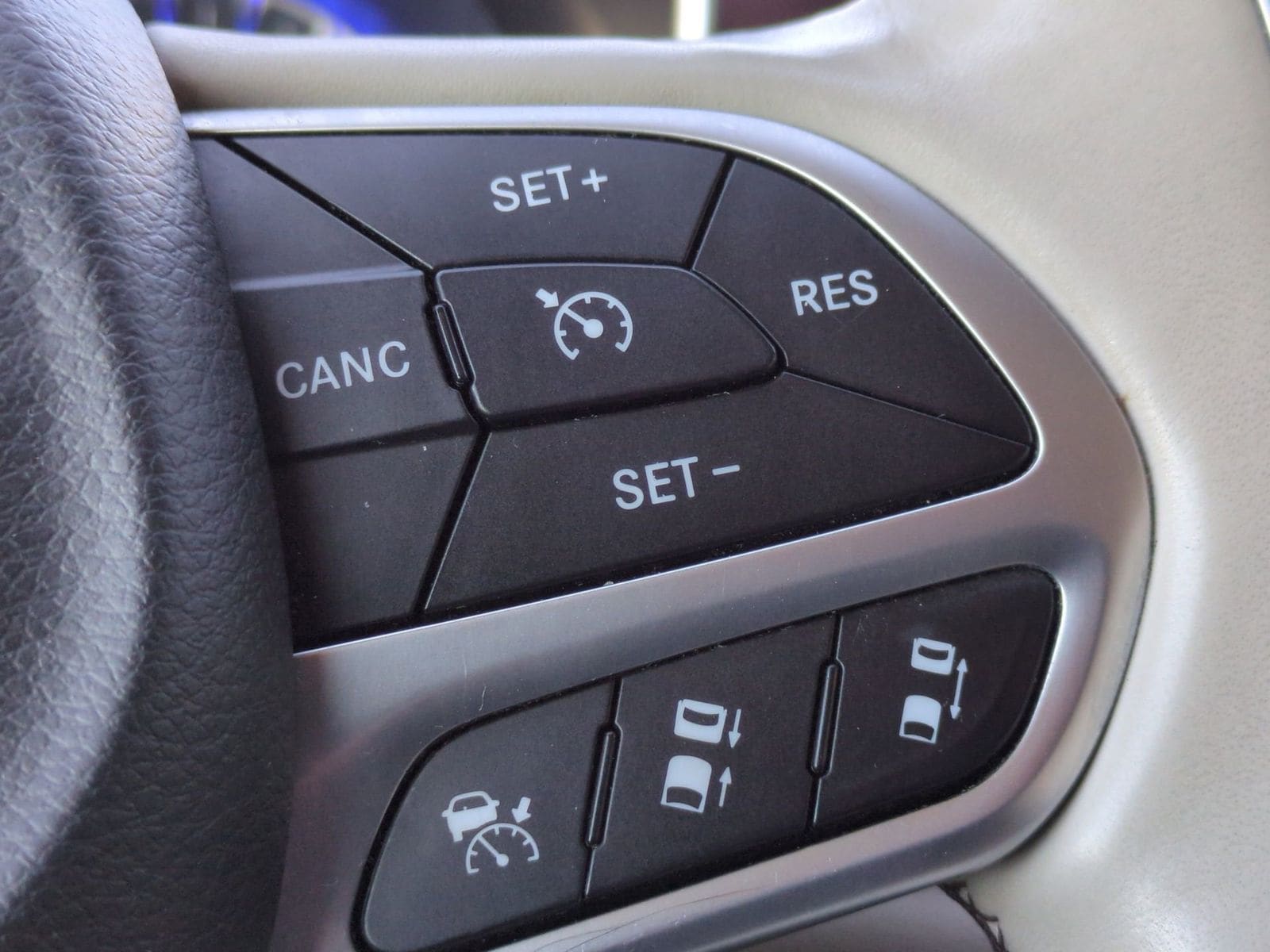 Thumbnail: 2017 Chrysler Pacifica - 35