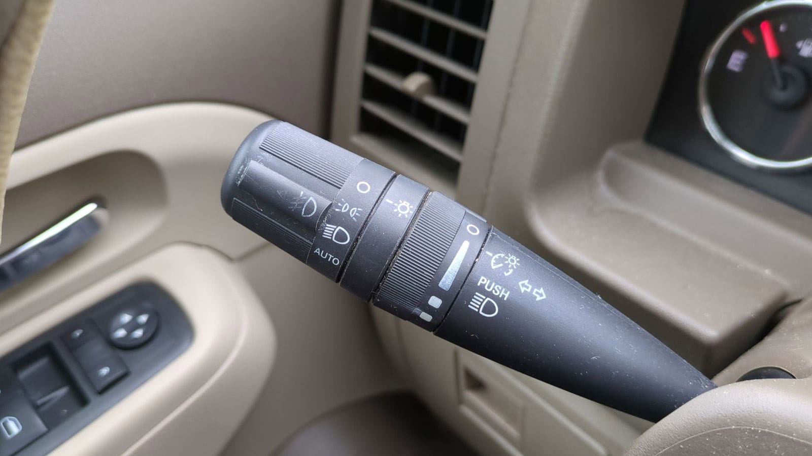 Thumbnail: 2009 Jeep Liberty - 21