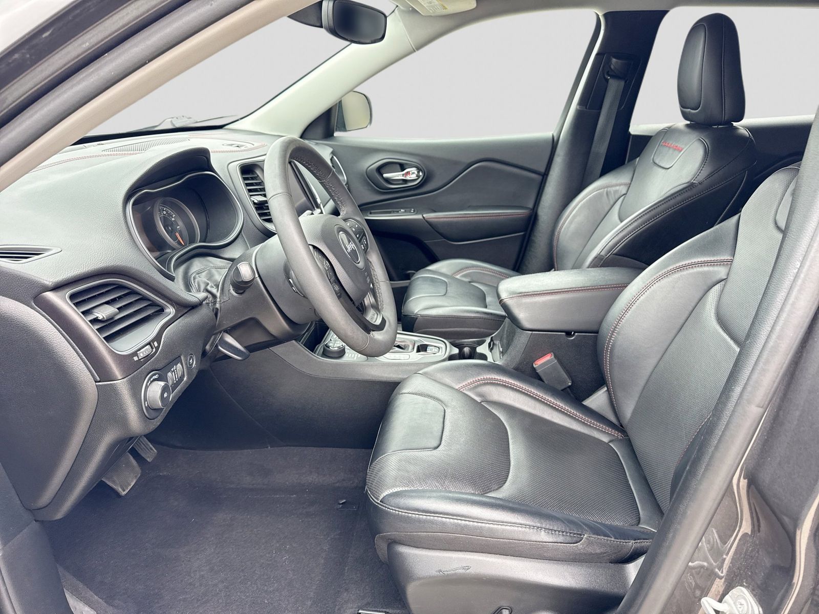 Thumbnail: 2022 Jeep Cherokee - 3