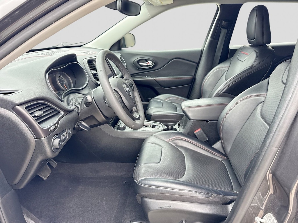 Used 2022 Jeep Cherokee Trailhawk SUV