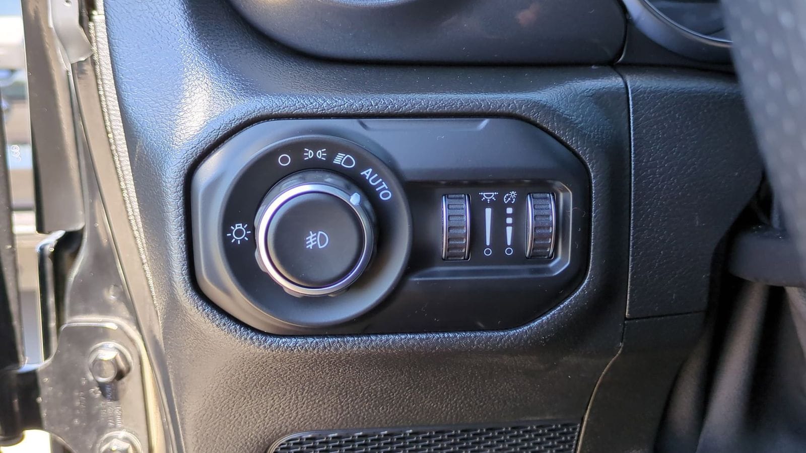 Thumbnail: 2021 Jeep Wrangler - 21