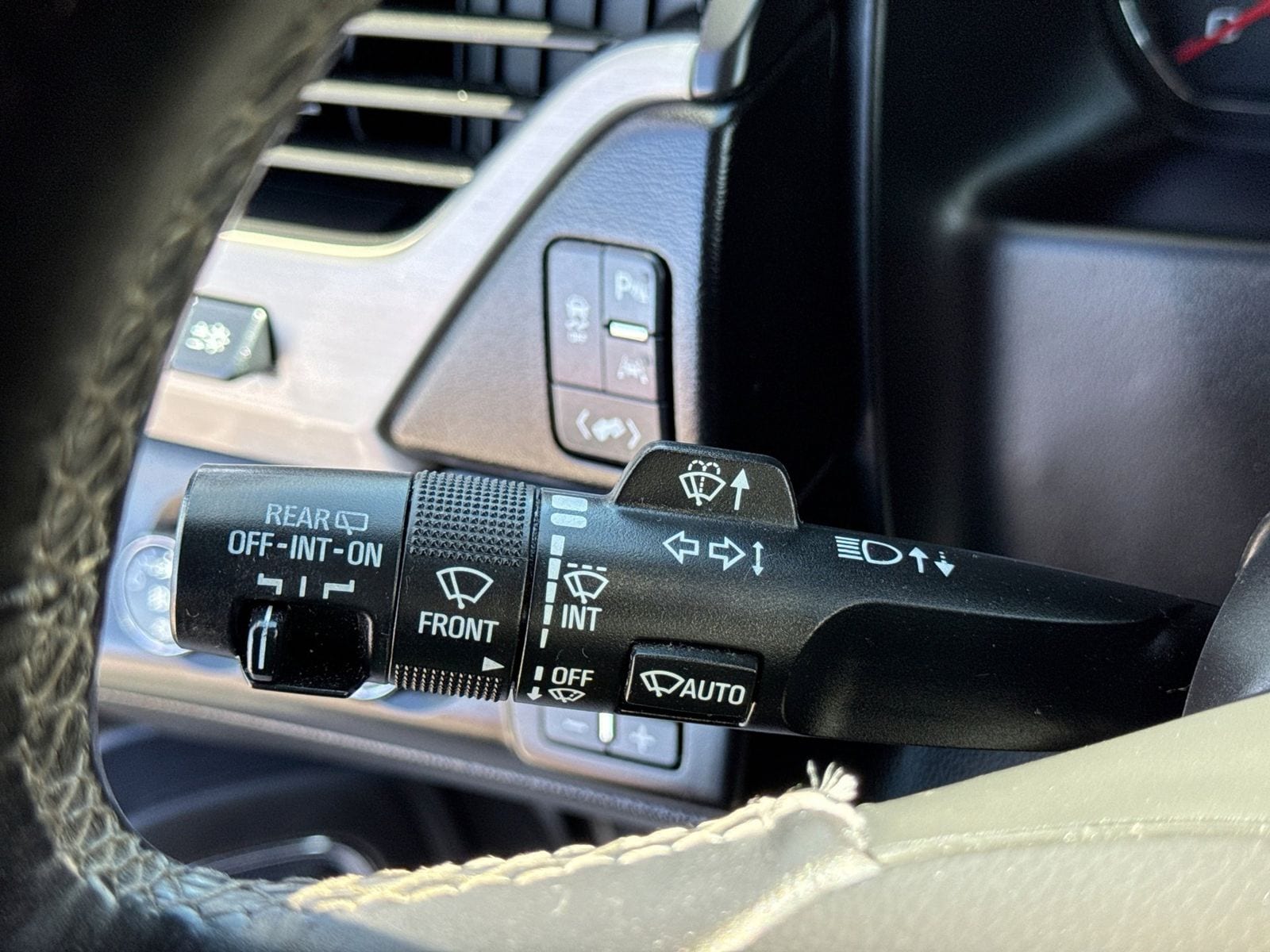 Thumbnail: 2016 GMC Yukon - 33