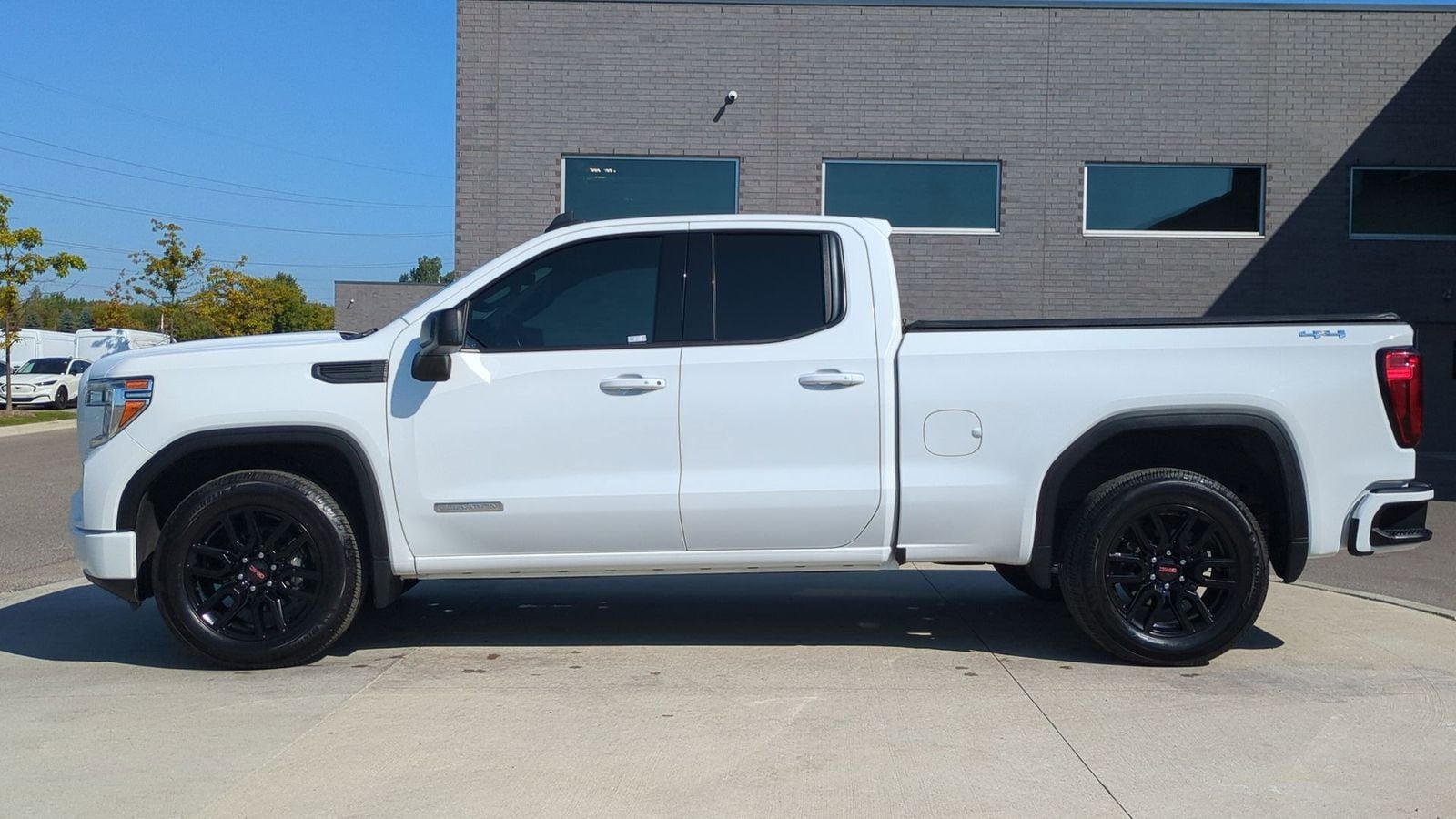 Thumbnail: 2022 GMC Sierra 1500 - 2