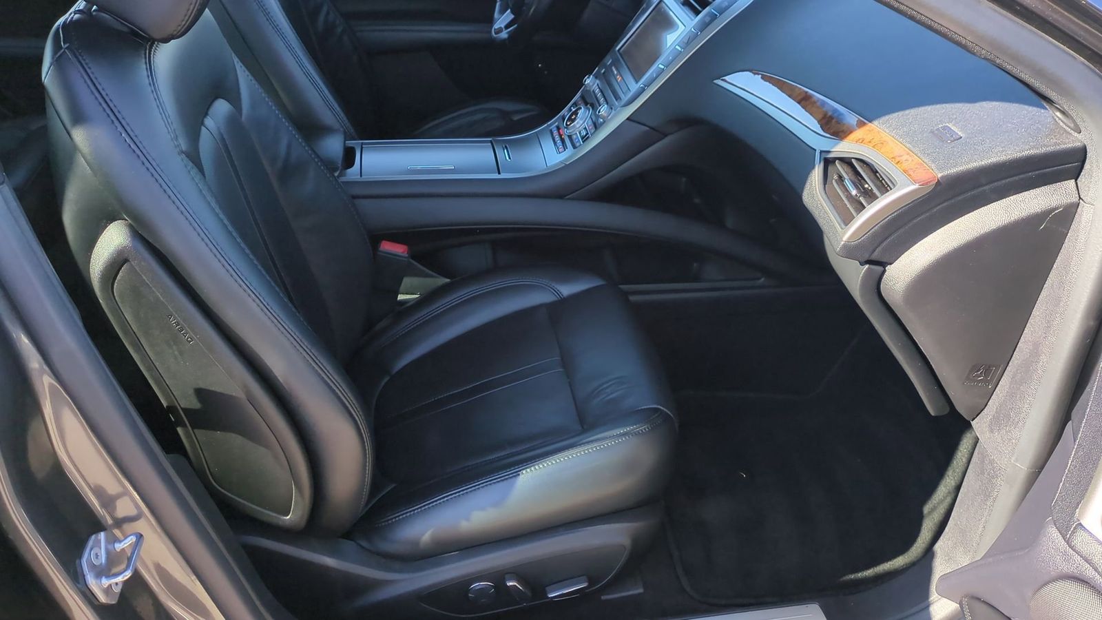 Thumbnail: 2020 Lincoln MKZ - 24