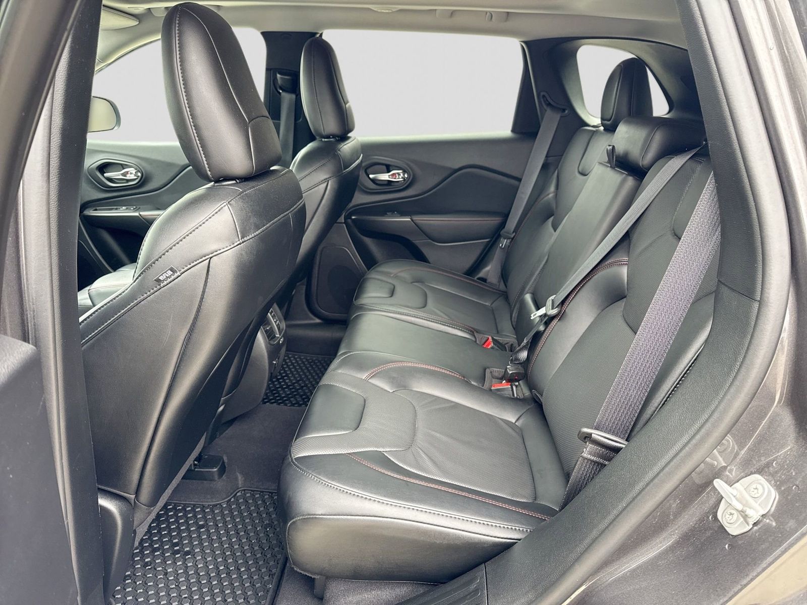 Thumbnail: 2022 Jeep Cherokee - 5