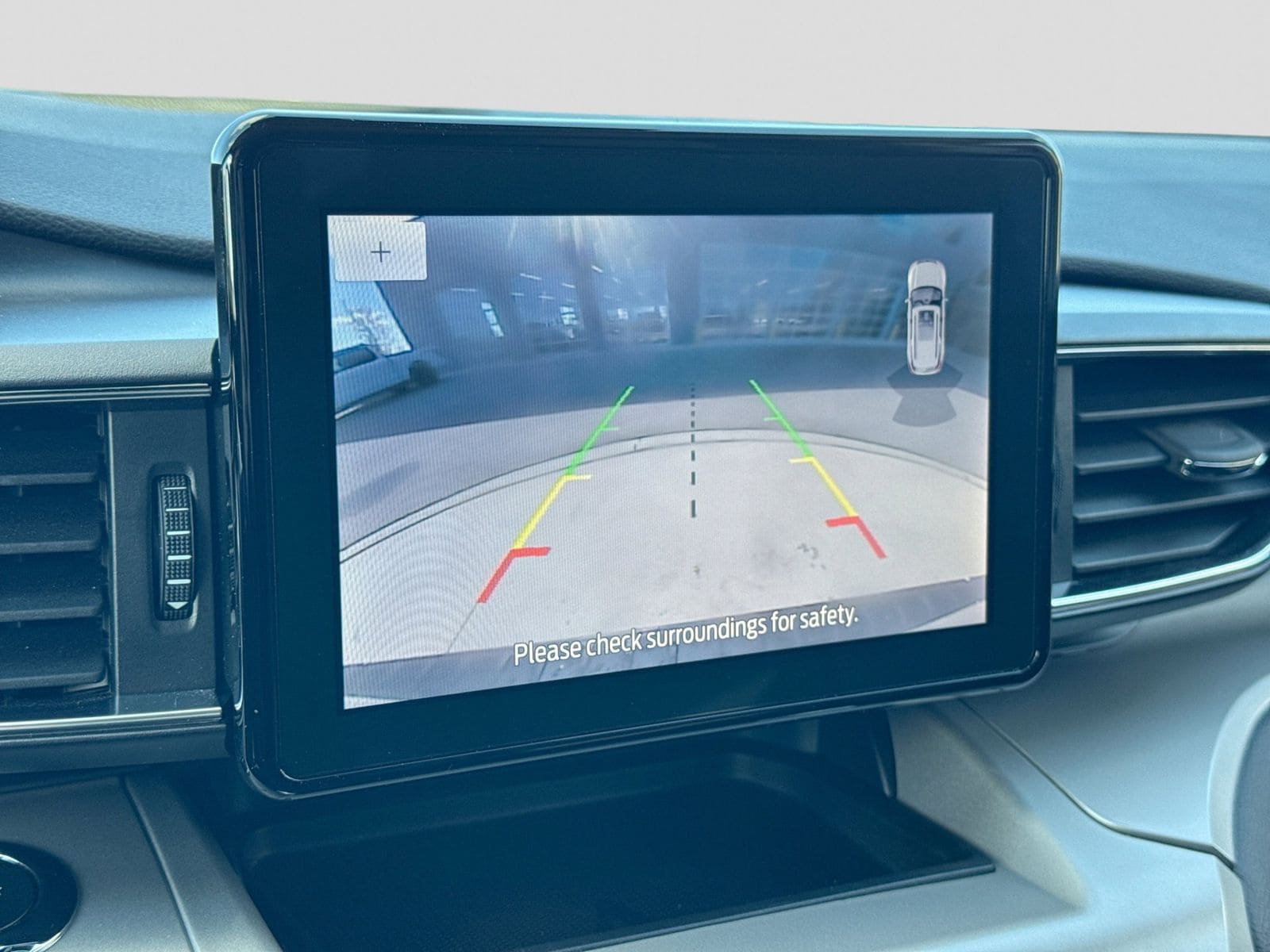 Thumbnail: 2023 Ford Explorer - 32