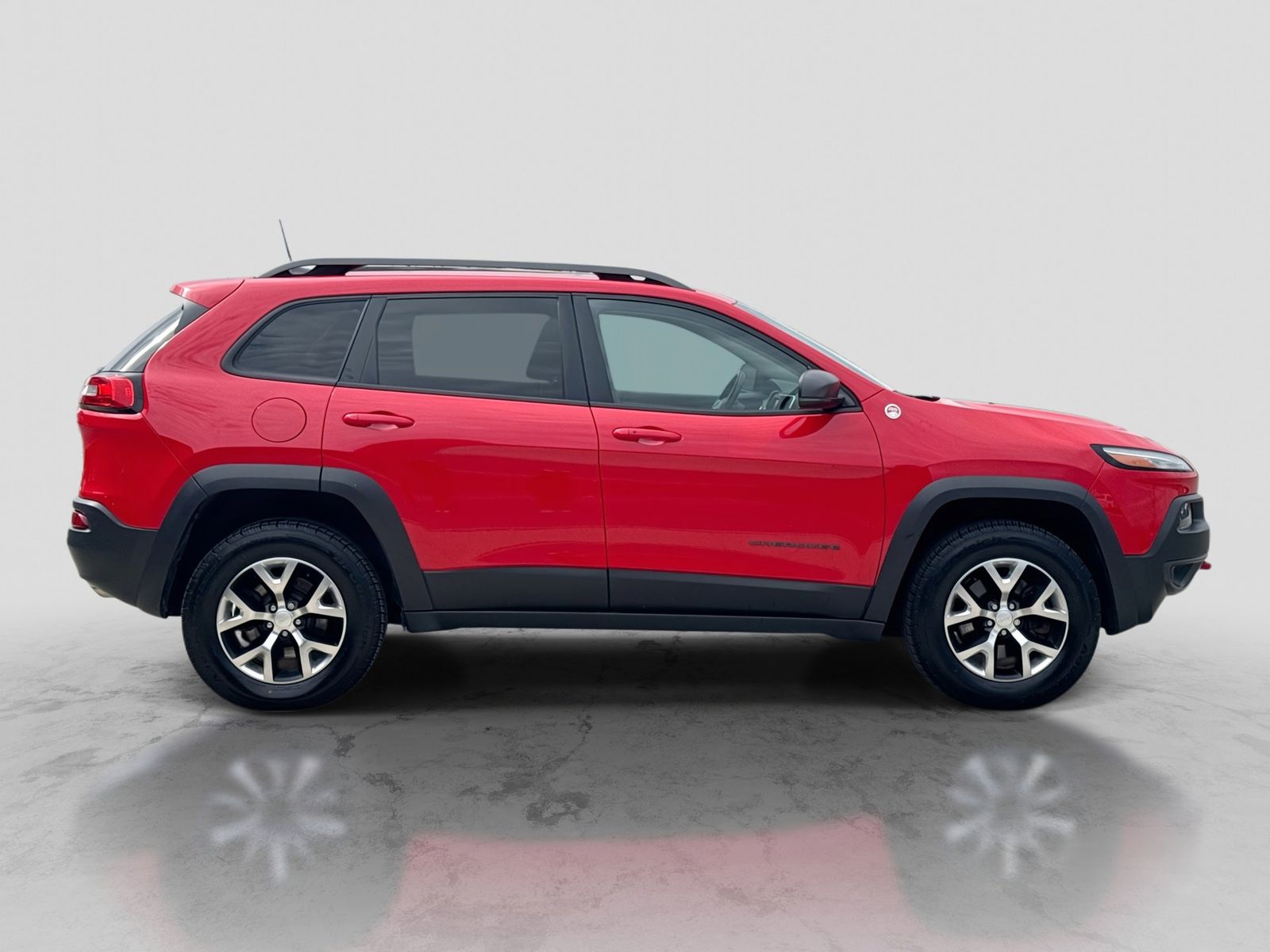 Thumbnail: 2018 Jeep Cherokee - 8