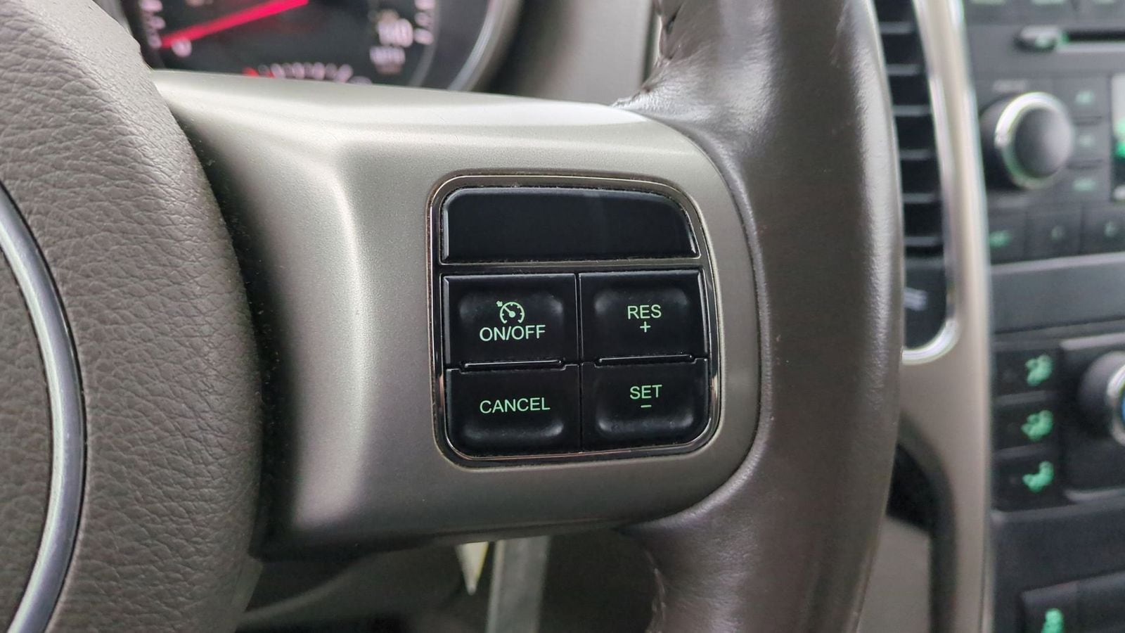 Thumbnail: 2012 Jeep Grand Cherokee - 24