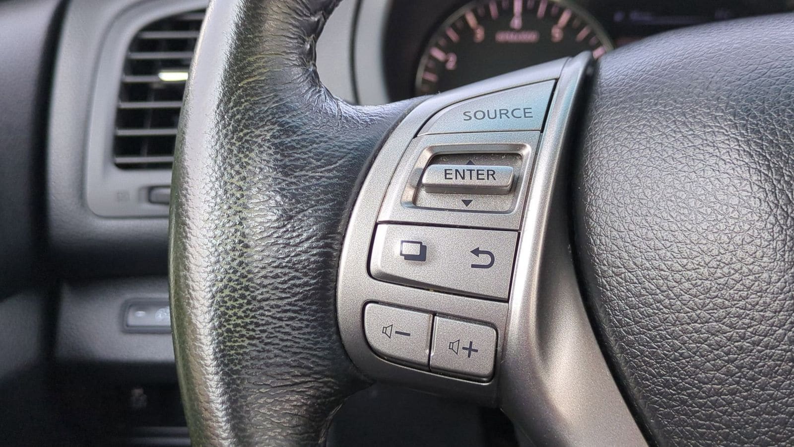 Thumbnail: 2014 Nissan Altima - 22