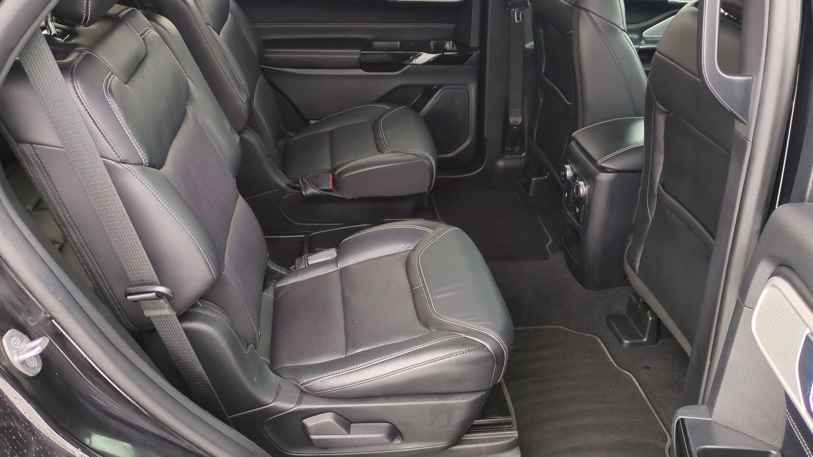 Thumbnail: 2021 Ford Explorer - 22