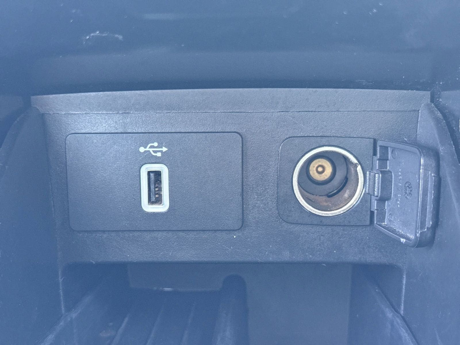 Thumbnail: 2017 Ford Explorer - 36