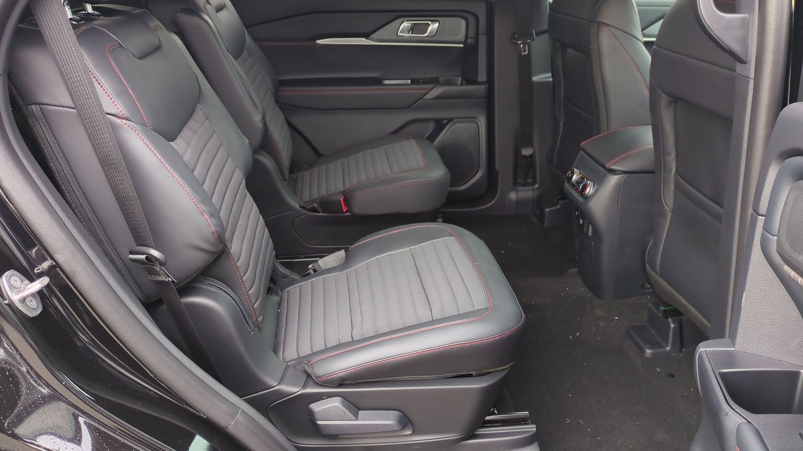 Thumbnail: 2026 Ford Explorer - 16