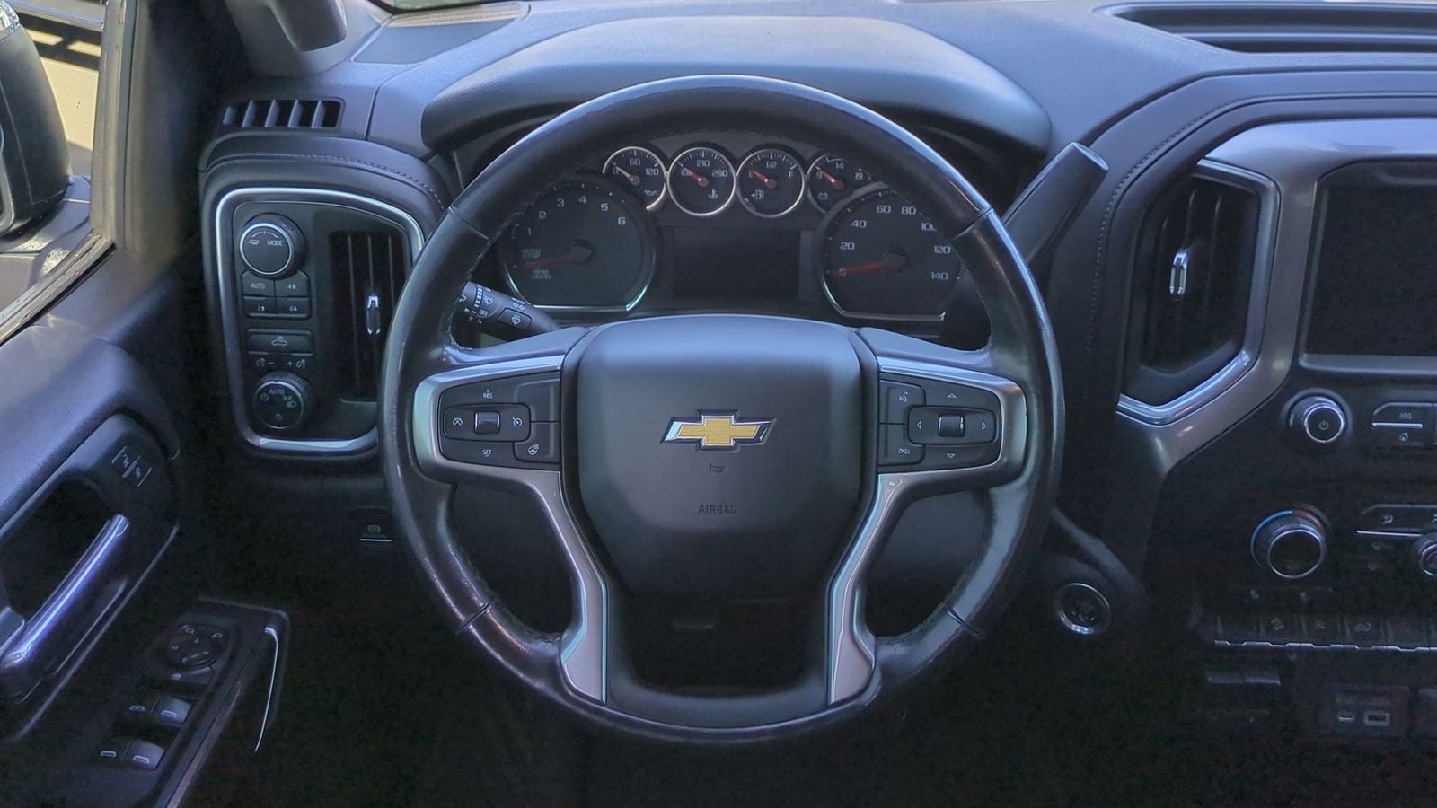 Thumbnail: 2020 Chevrolet Silverado 1500 - 25