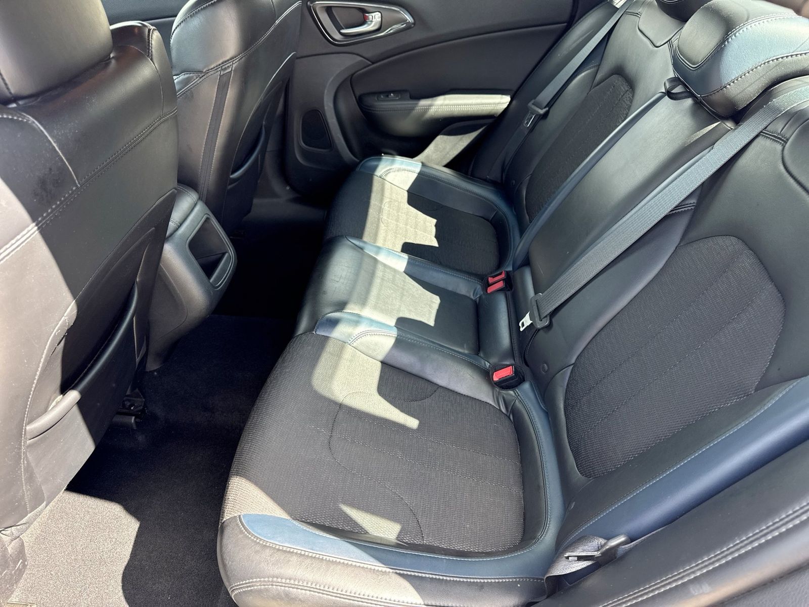 Thumbnail: 2016 Chrysler 200 - 20