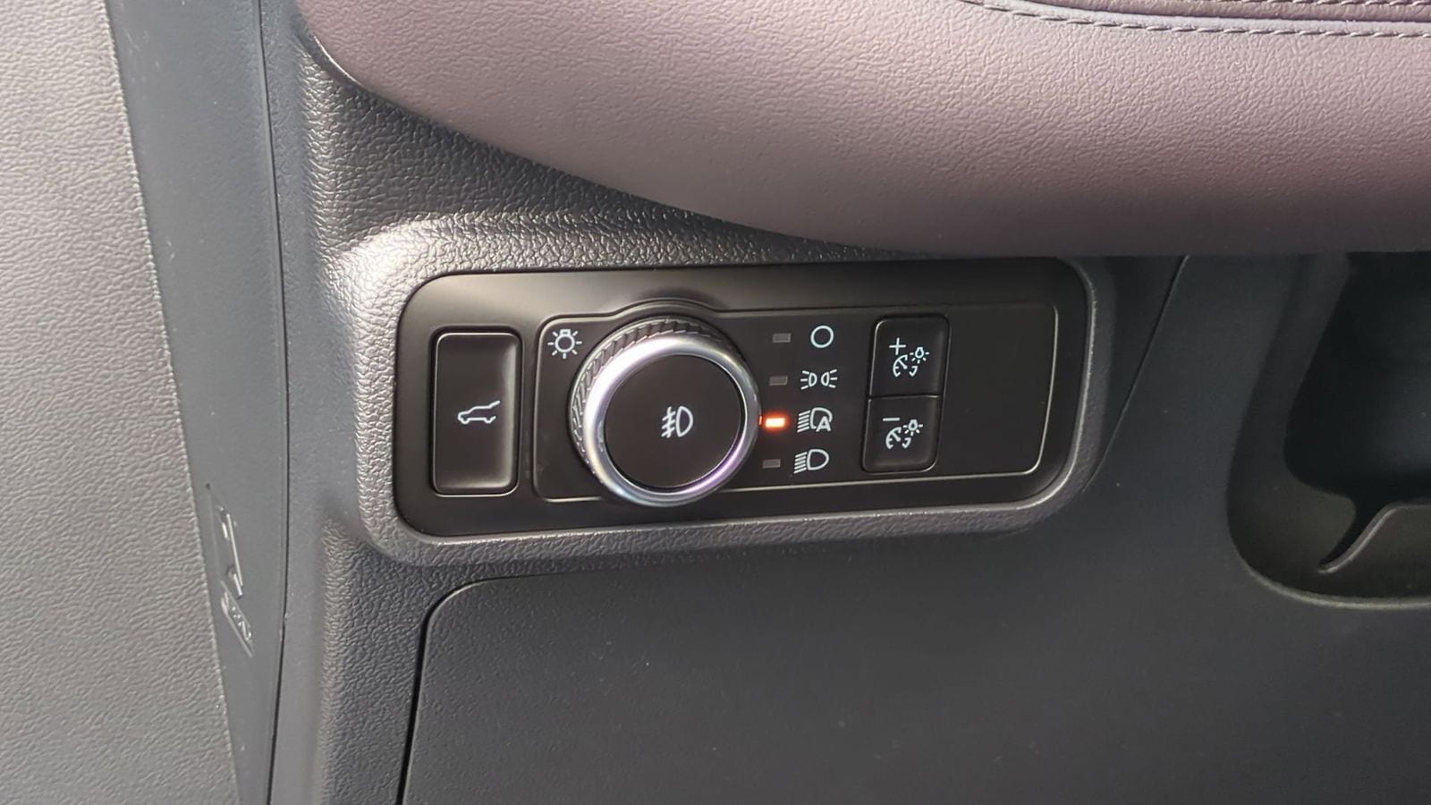 Thumbnail: 2026 Ford Explorer - 15