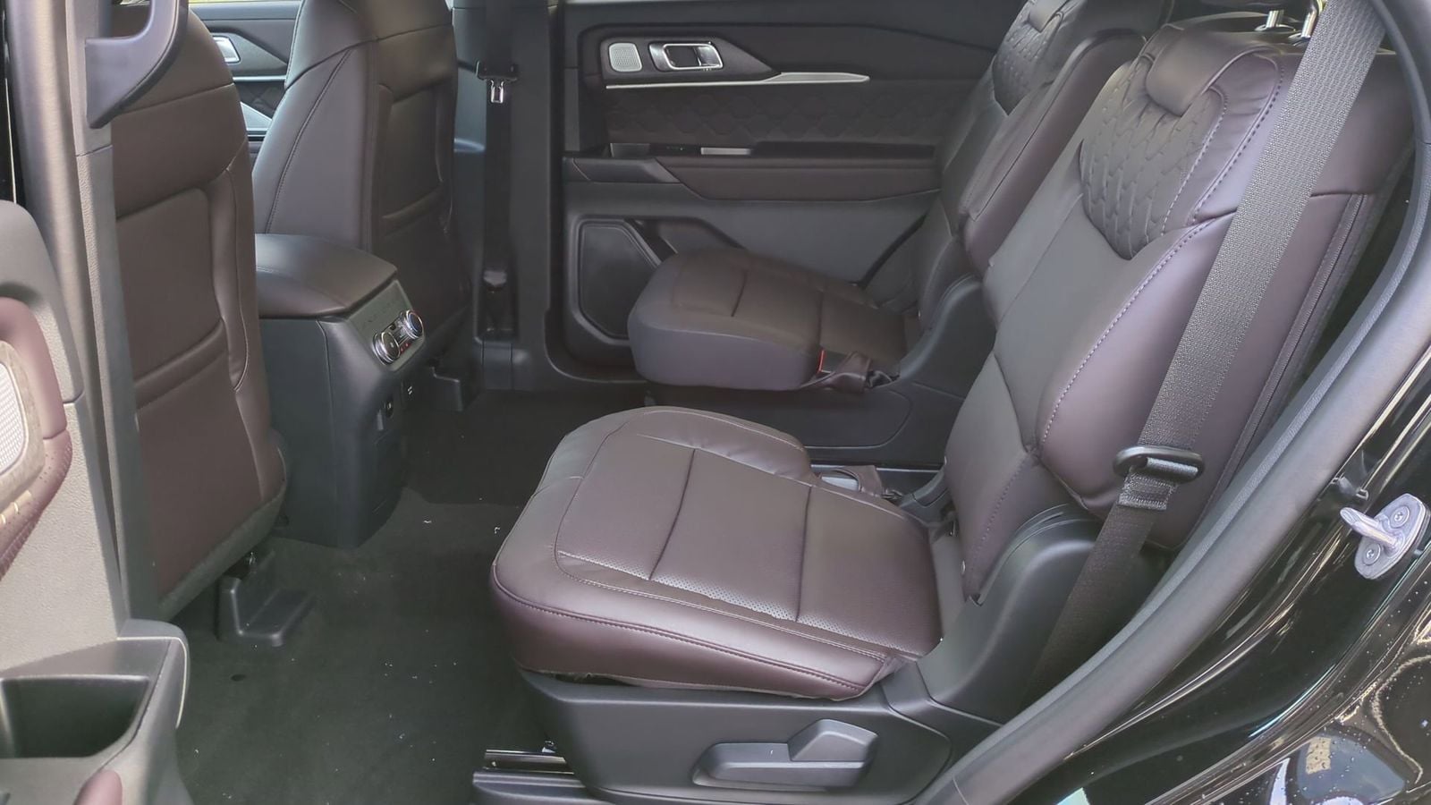 Thumbnail: 2026 Ford Explorer - 17