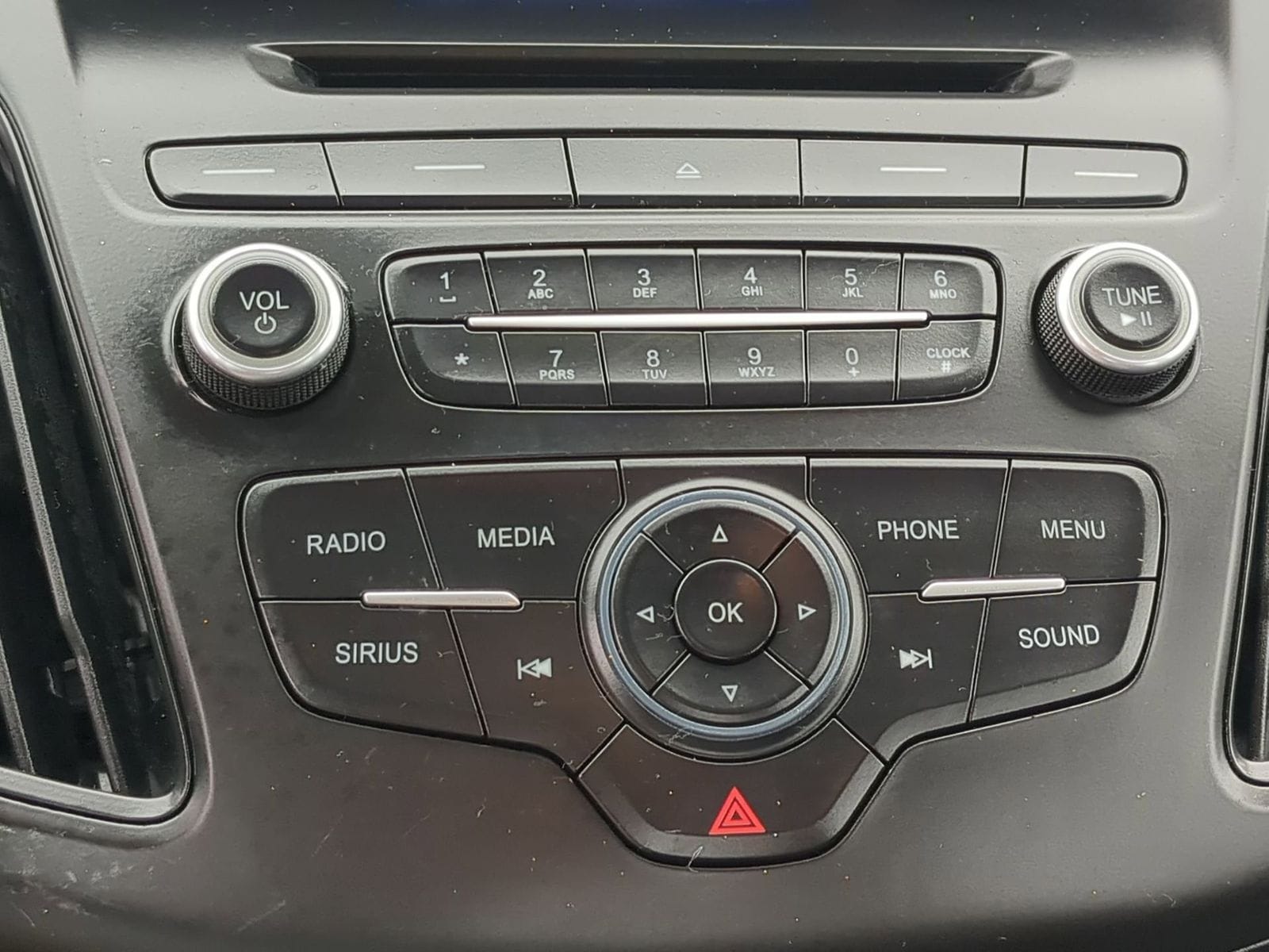 Thumbnail: 2017 Ford Focus - 30