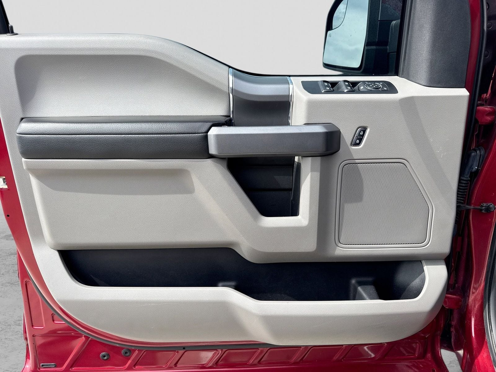 Thumbnail: 2018 Ford F-150 - 32