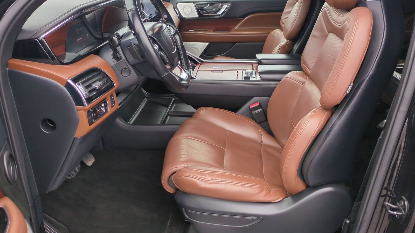 Thumbnail: 2023 Lincoln Navigator - 15