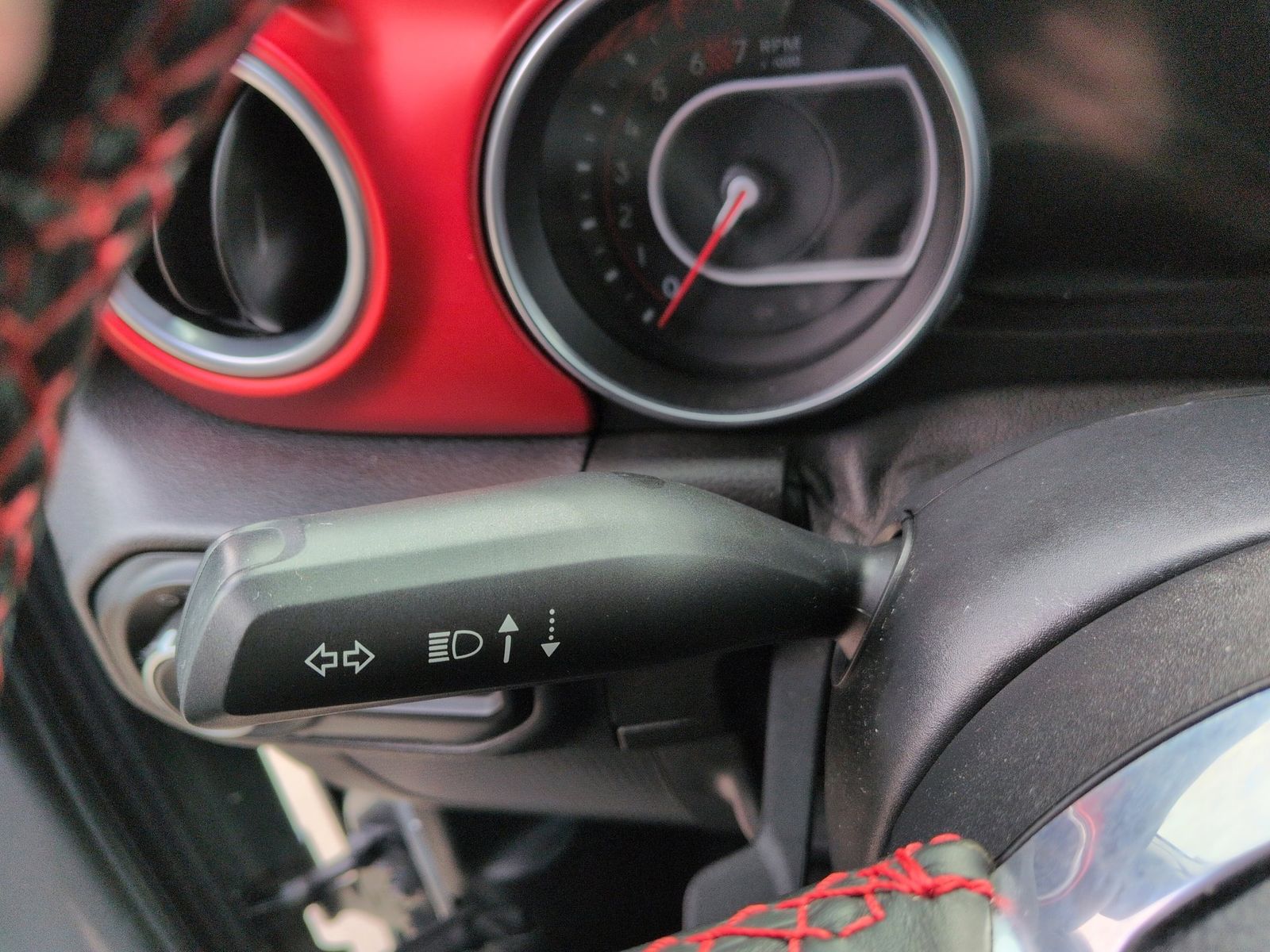 Thumbnail: 2020 Jeep Wrangler - 31