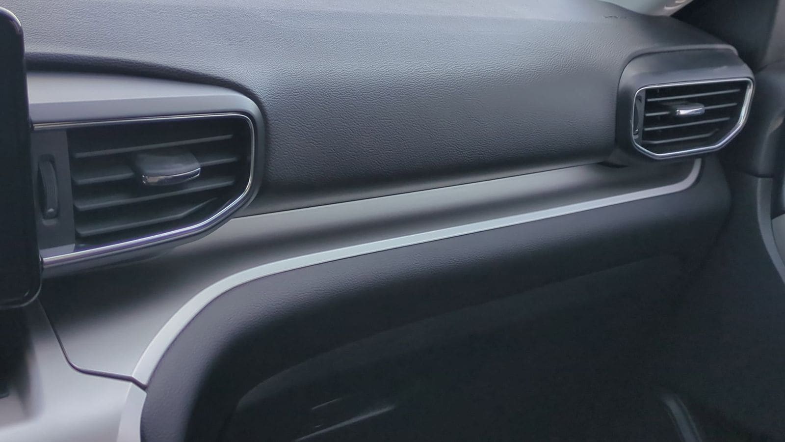 Thumbnail: 2021 Ford Explorer - 15