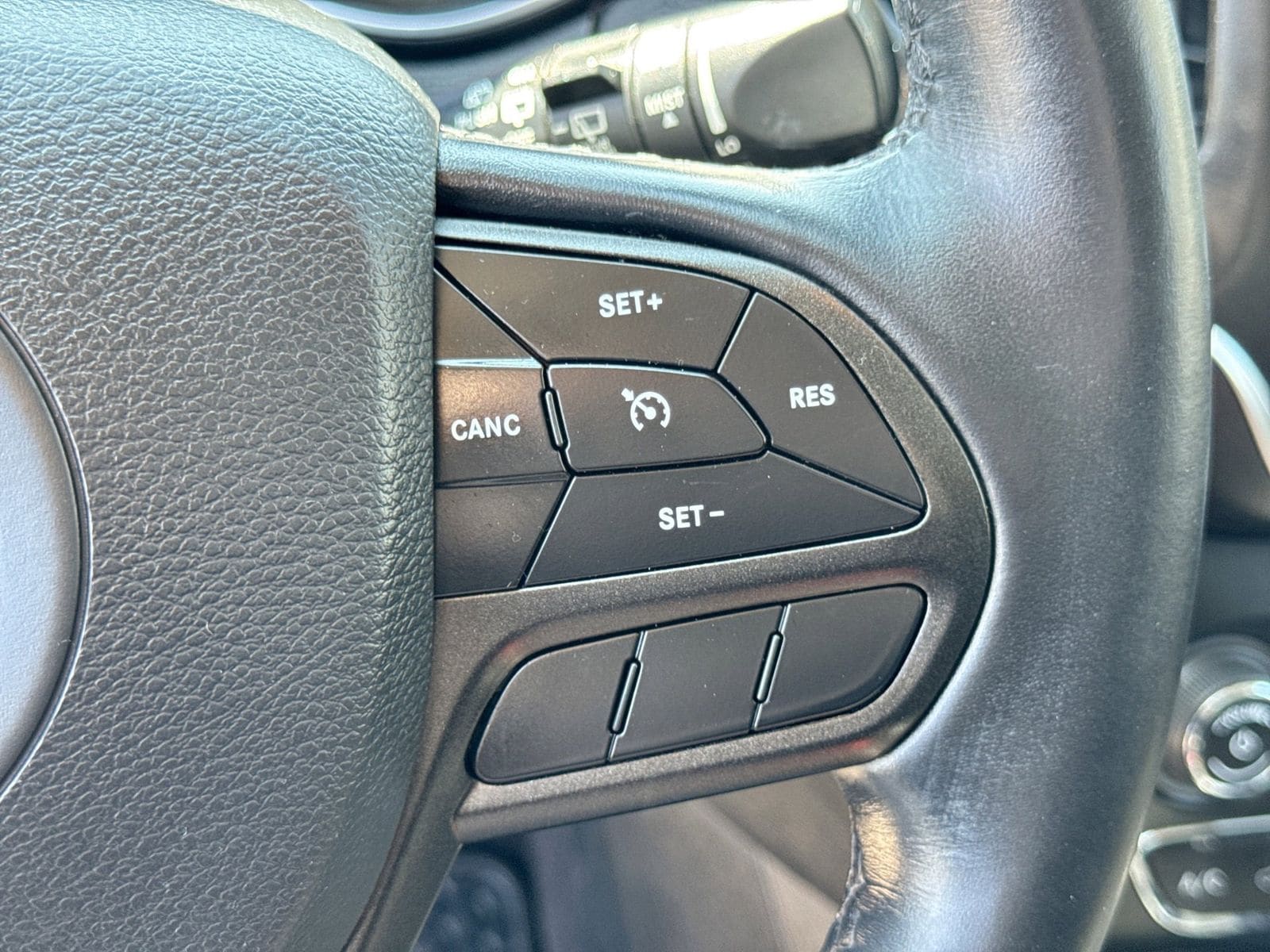 Thumbnail: 2019 Jeep Cherokee - 29
